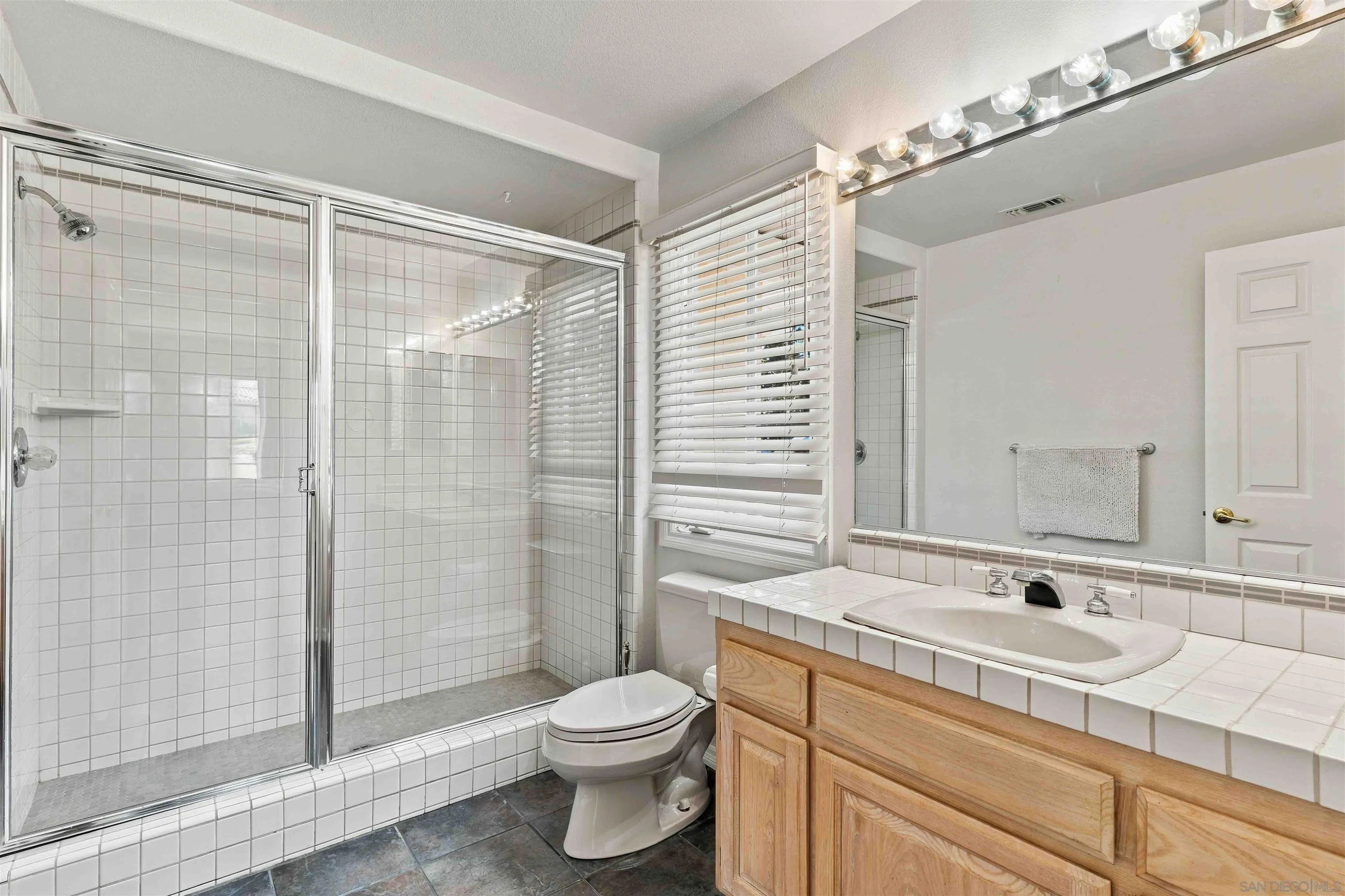 https://cdn.realtyfeed.com/cdn/127/260023177/291666518d86f89a06e71ab962a1d4c7.webp