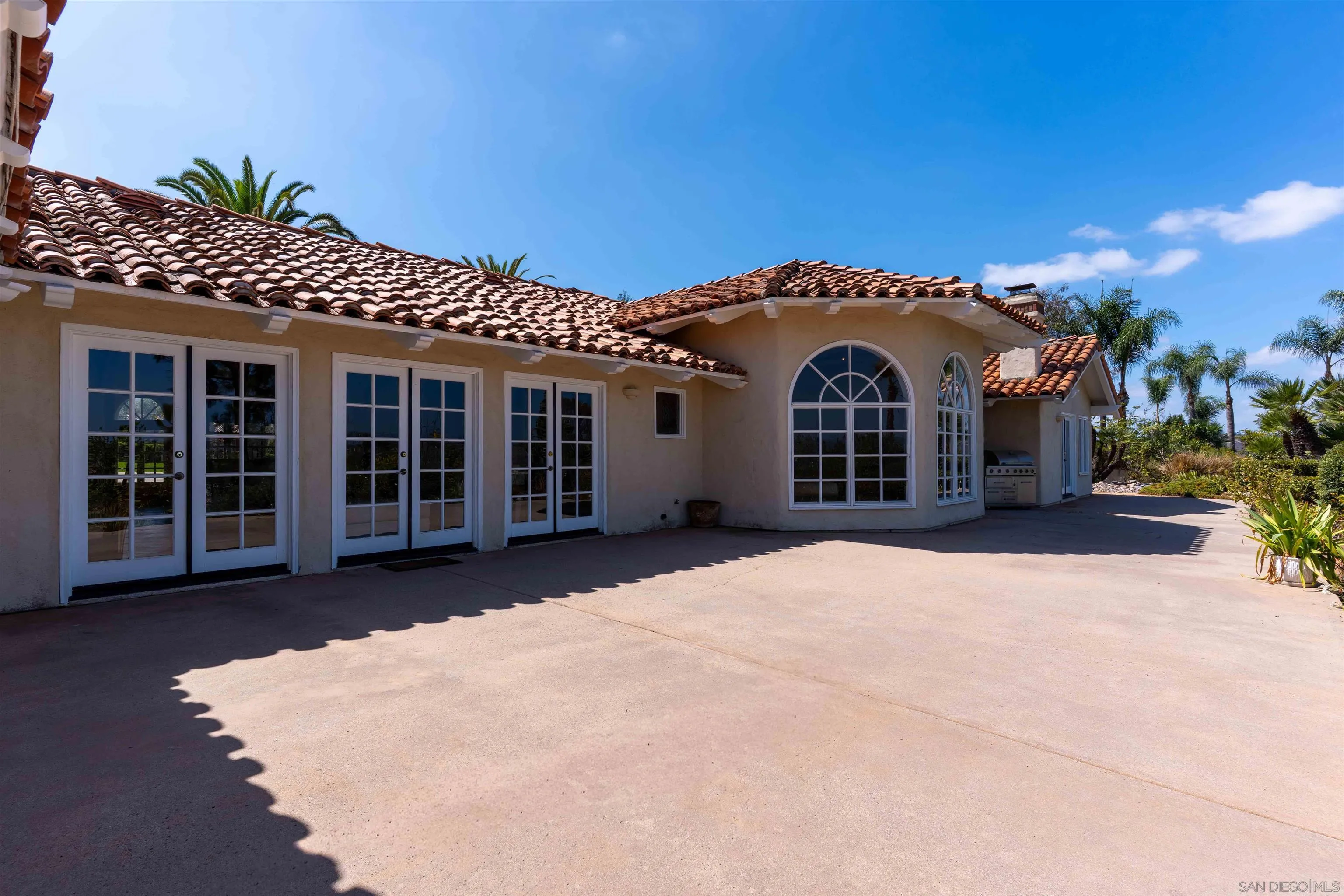 https://cdn.realtyfeed.com/cdn/127/260023177/4a826d8fd6adedc83f66255d3f595e0d.webp