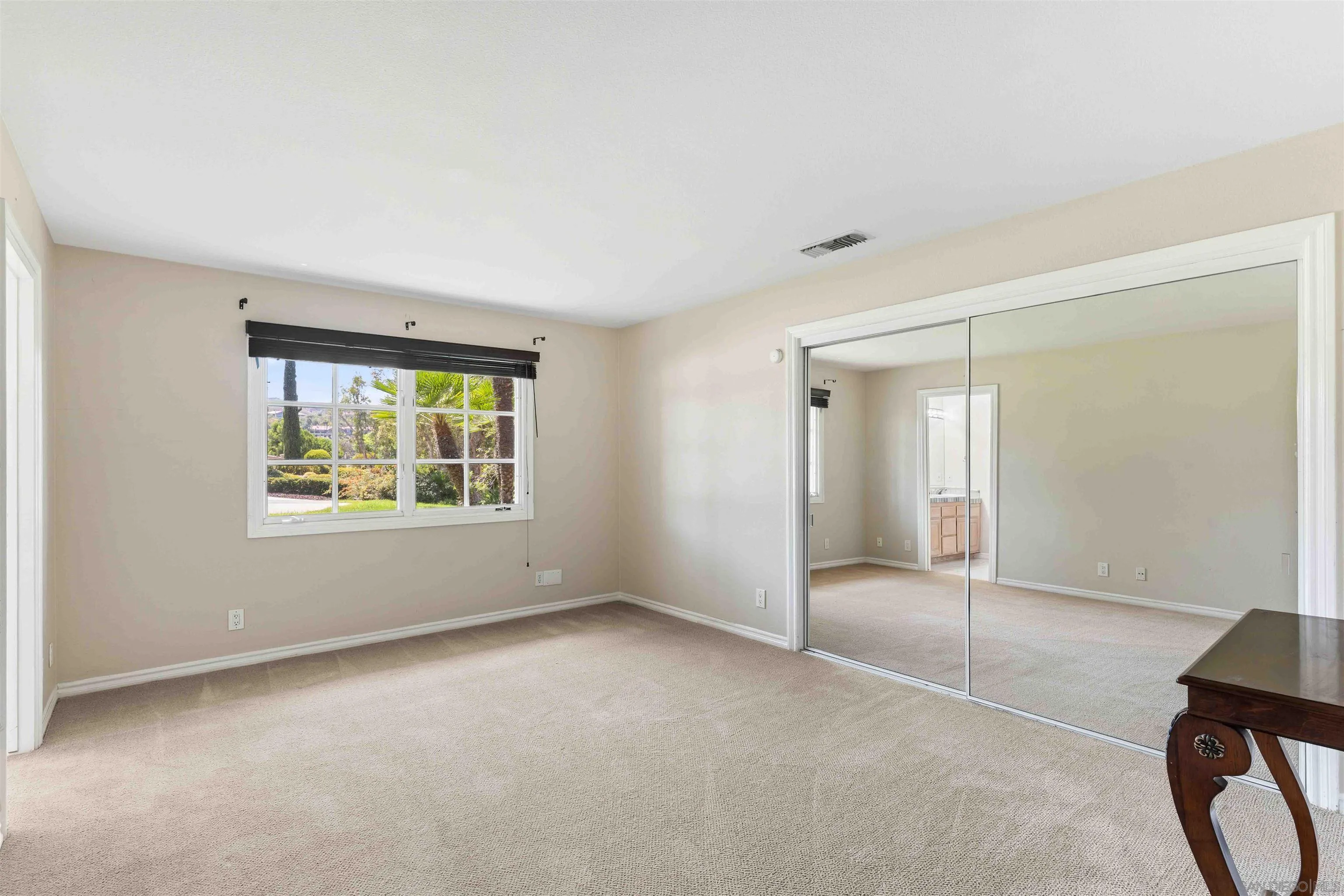 https://cdn.realtyfeed.com/cdn/127/260023177/842e6457535639cb9a837bf2884e38fe.webp