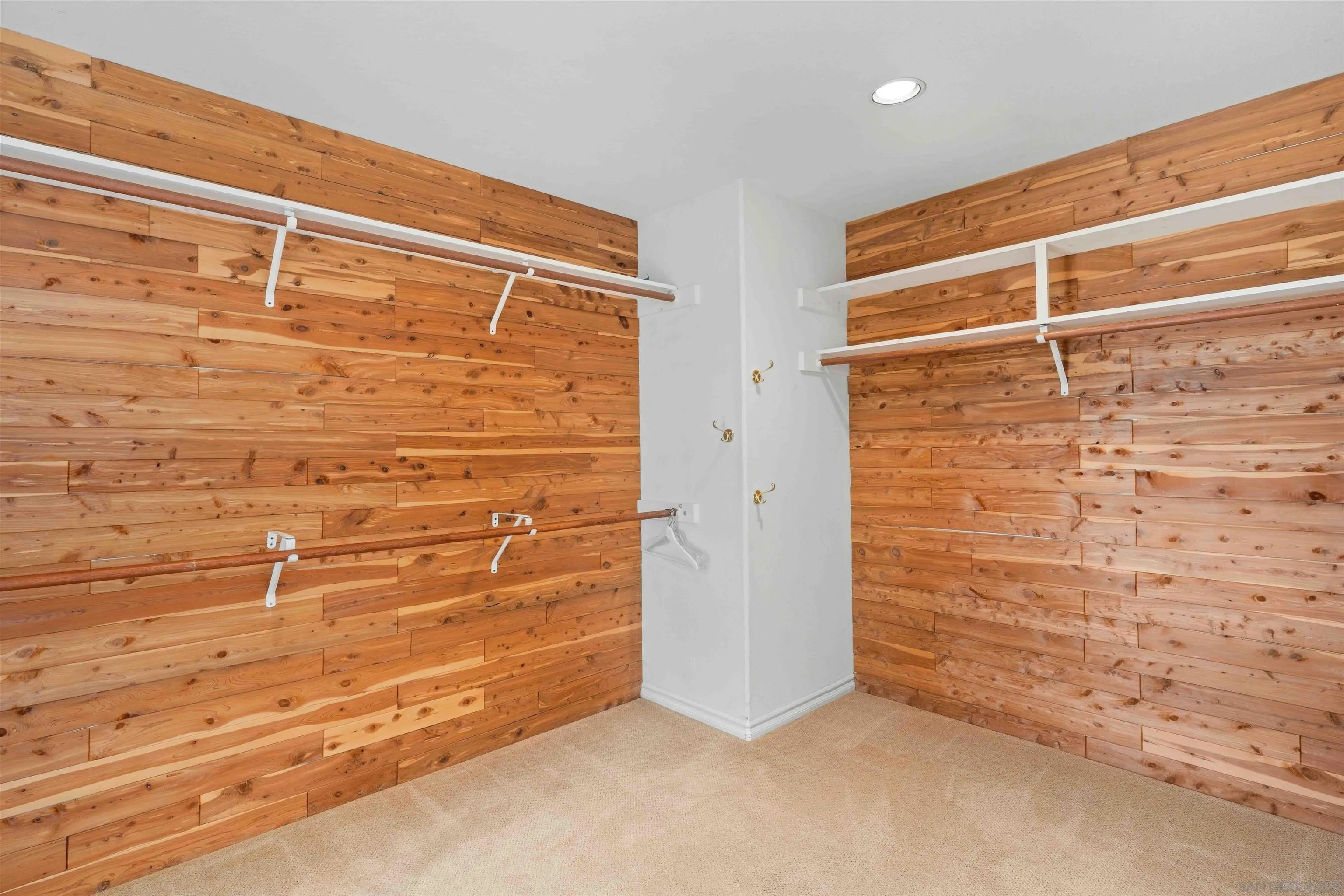 https://cdn.realtyfeed.com/cdn/127/260023177/c574964b98a32e5162a69a5f427b637b.webp