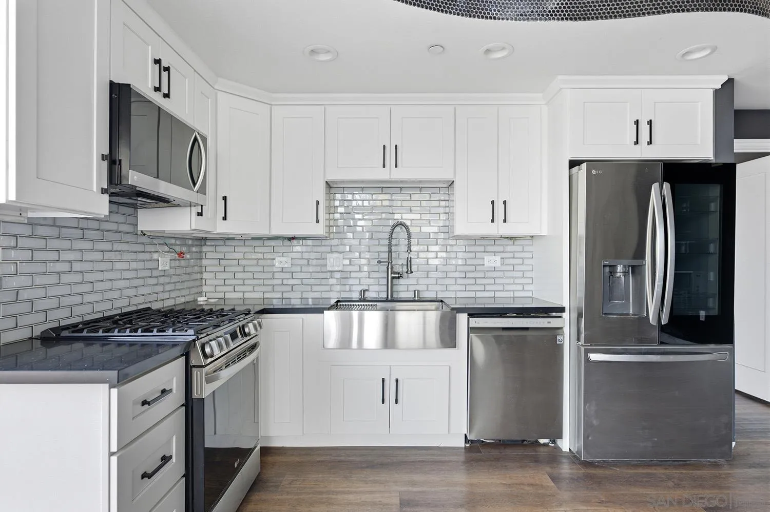 https://cdn.realtyfeed.com/cdn/127/260023182/3bcb32f88f312faa35c3c76977a3d6ba.webp
