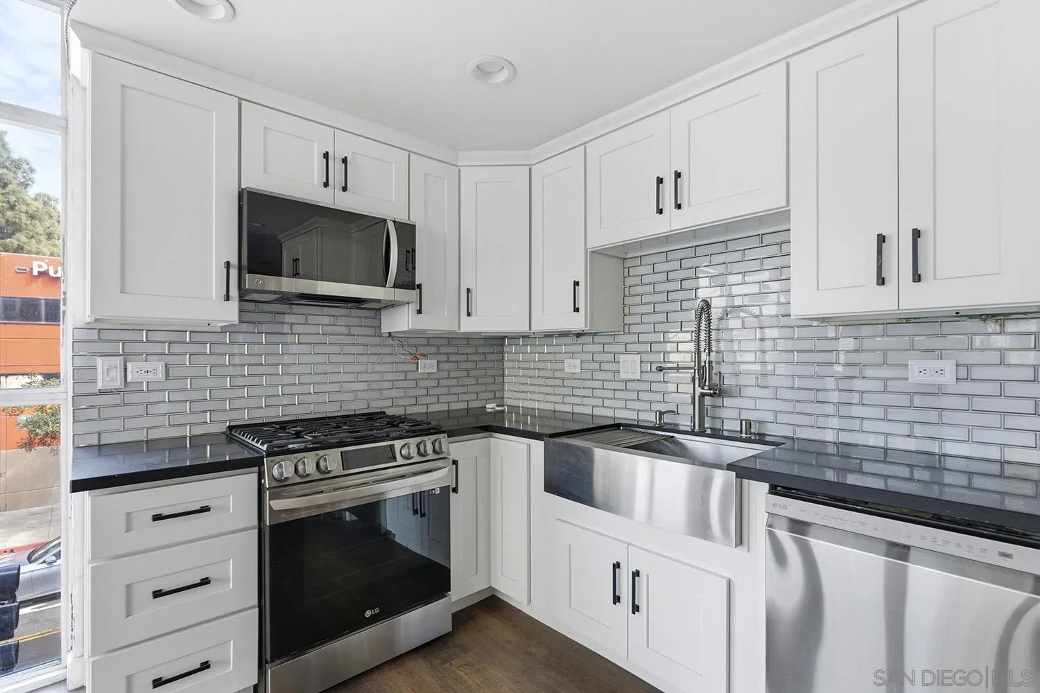 https://cdn.realtyfeed.com/cdn/127/260023182/fa5d78721bc290f42a3a7c9a1c92dd6e.webp