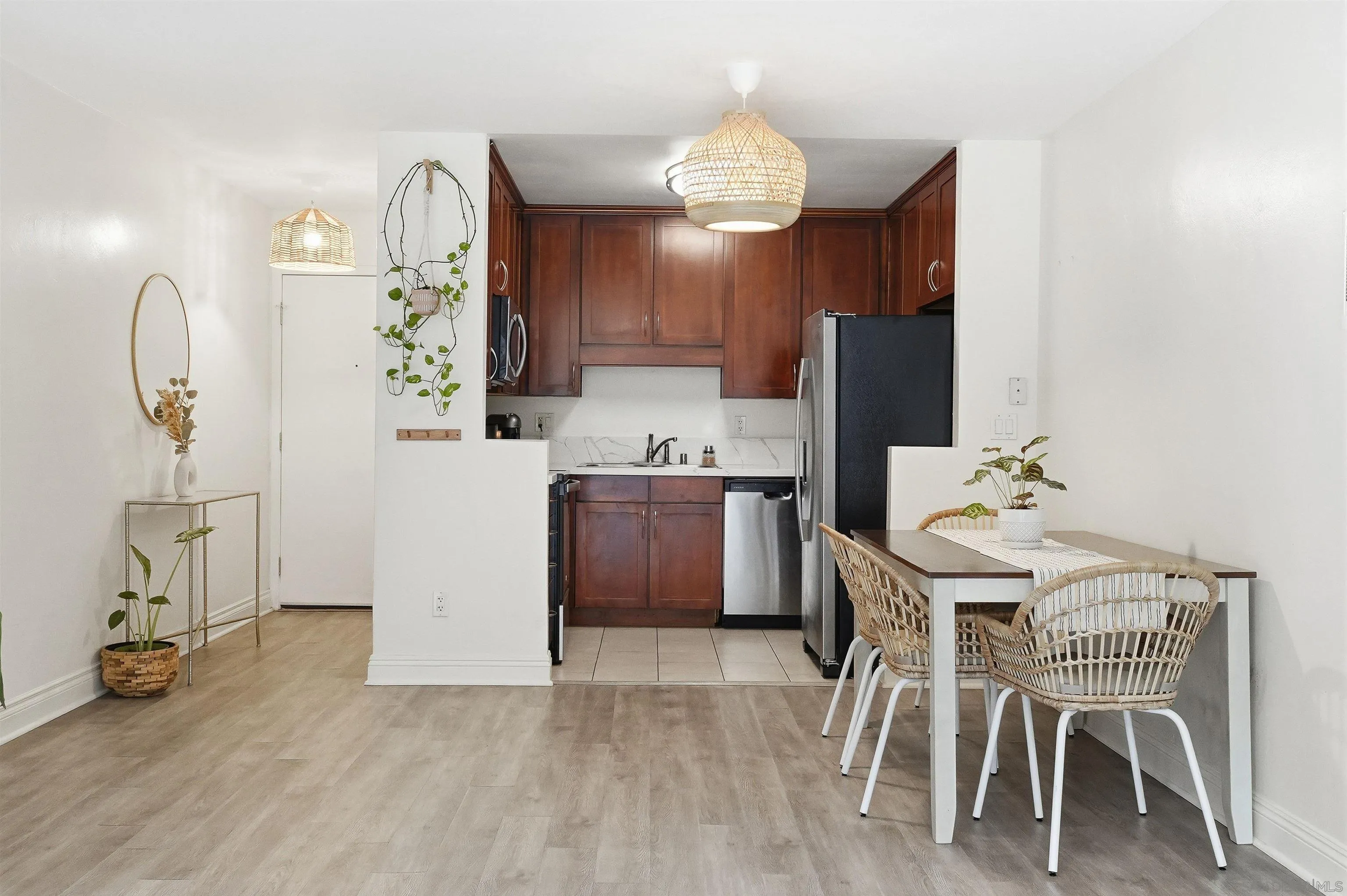 https://cdn.realtyfeed.com/cdn/127/260023185/2538170a5657aee77d8a5d563f97991b.webp
