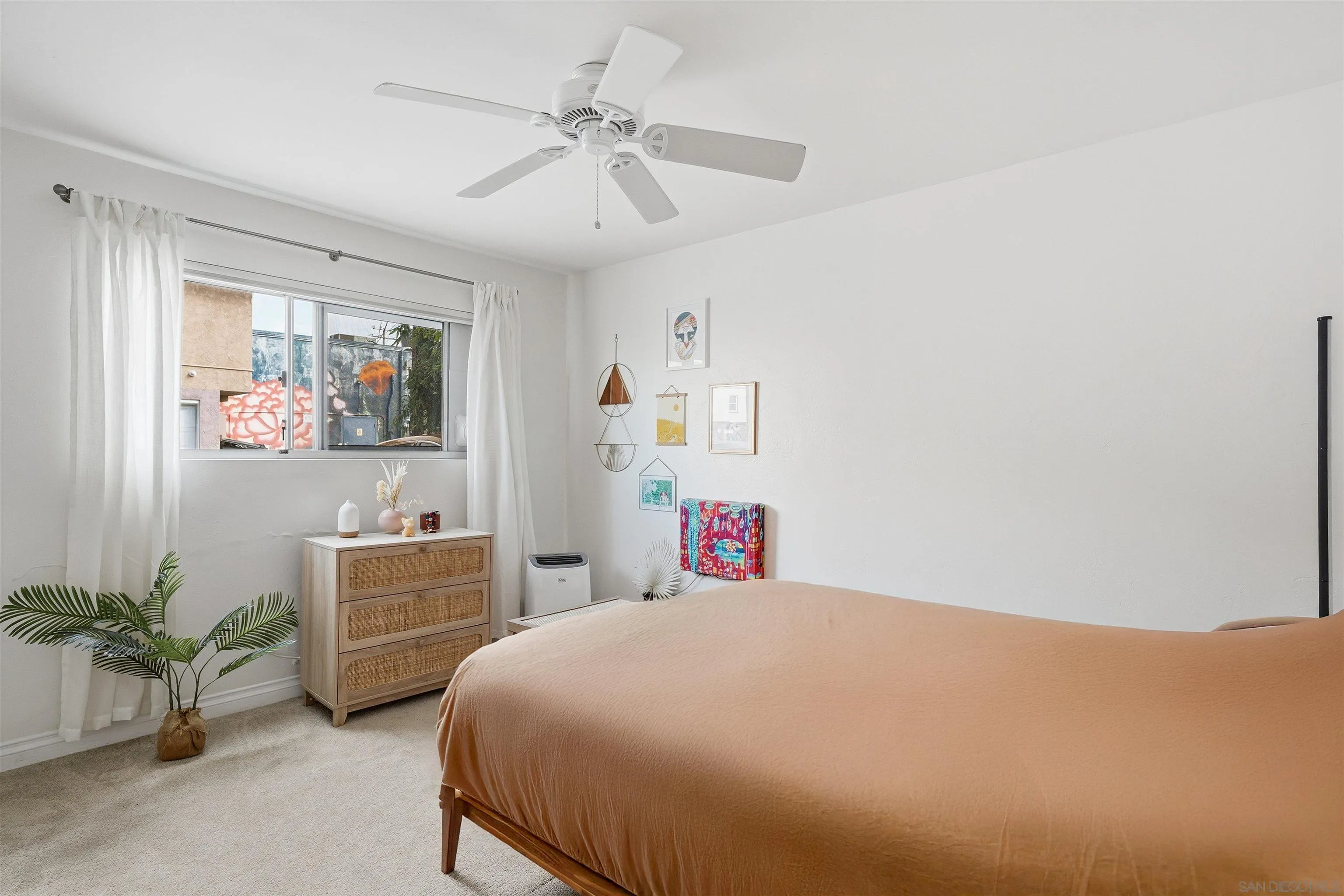 https://cdn.realtyfeed.com/cdn/127/260023185/94d67a0a9a3f0ea8aea124eb21eabc07.webp