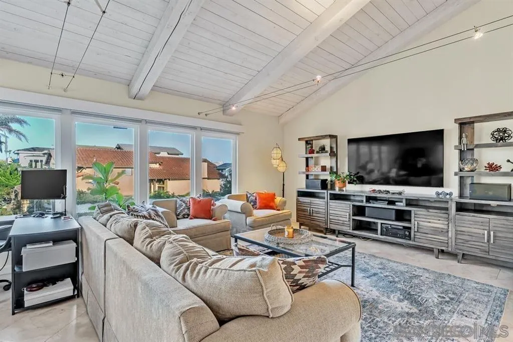 https://cdn.realtyfeed.com/cdn/127/260023187/5e4b9fe8ef2821dd21f6a8b3ddb56702.webp