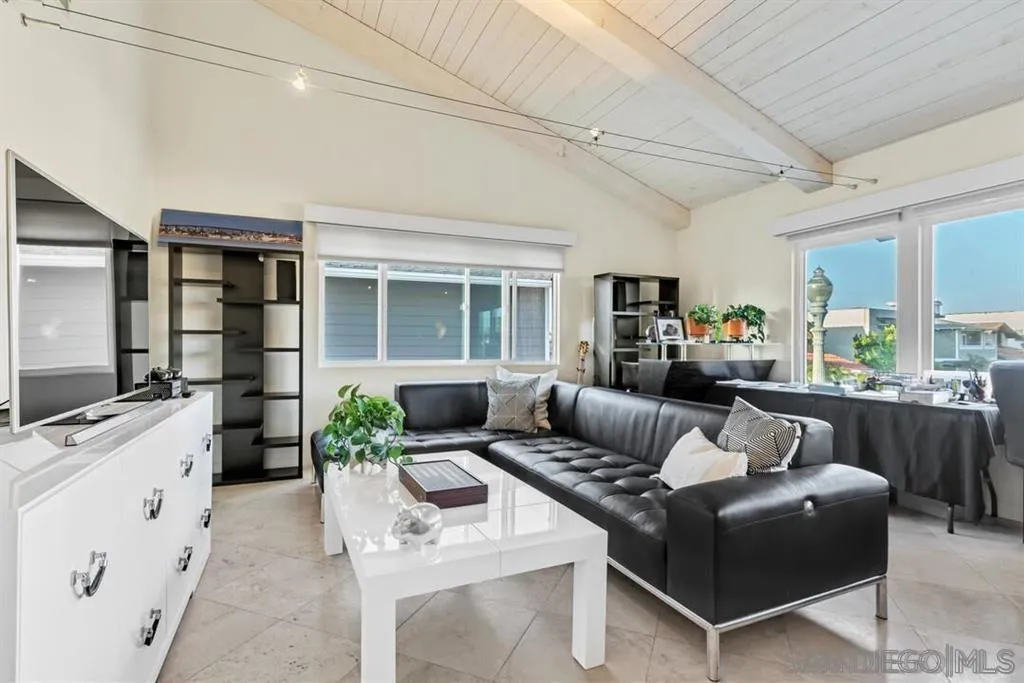 https://cdn.realtyfeed.com/cdn/127/260023187/8f196b2d288d49ea5938aa1493d06fce.webp