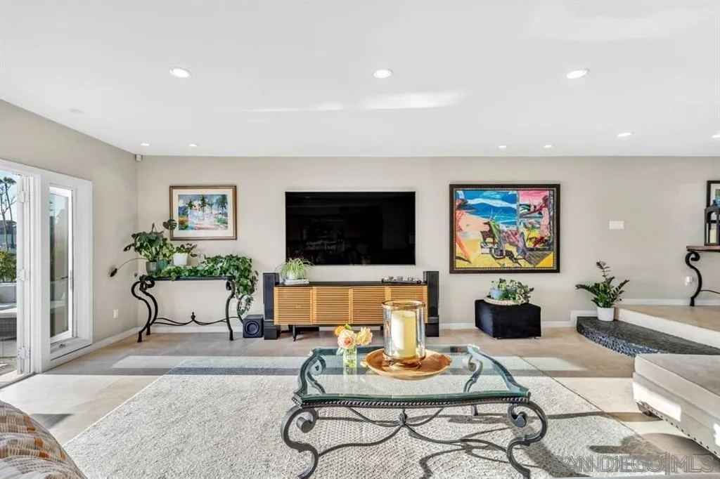 https://cdn.realtyfeed.com/cdn/127/260023187/eea848ef8b24a4d4d67d3381402556af.webp
