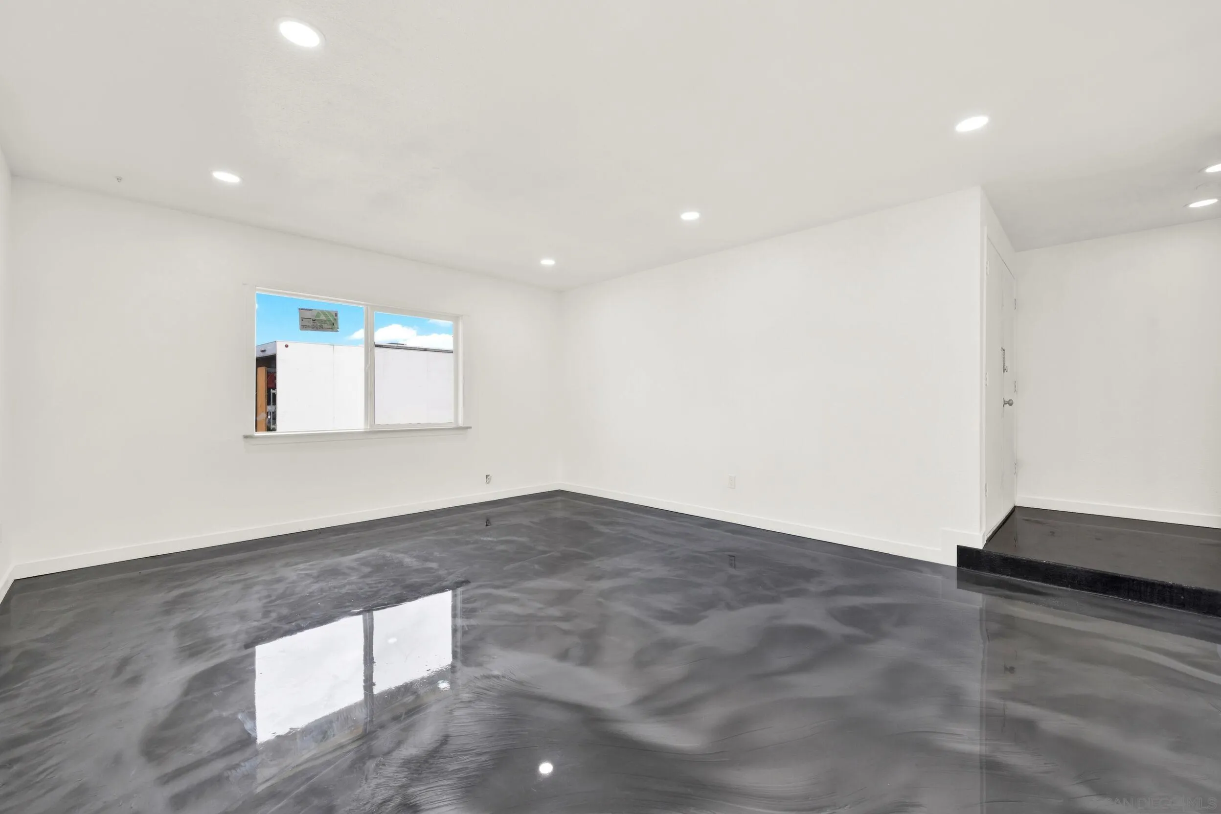 https://cdn.realtyfeed.com/cdn/127/260023188/27802a7bfd8a7d9c49cf19528b106a9c.webp