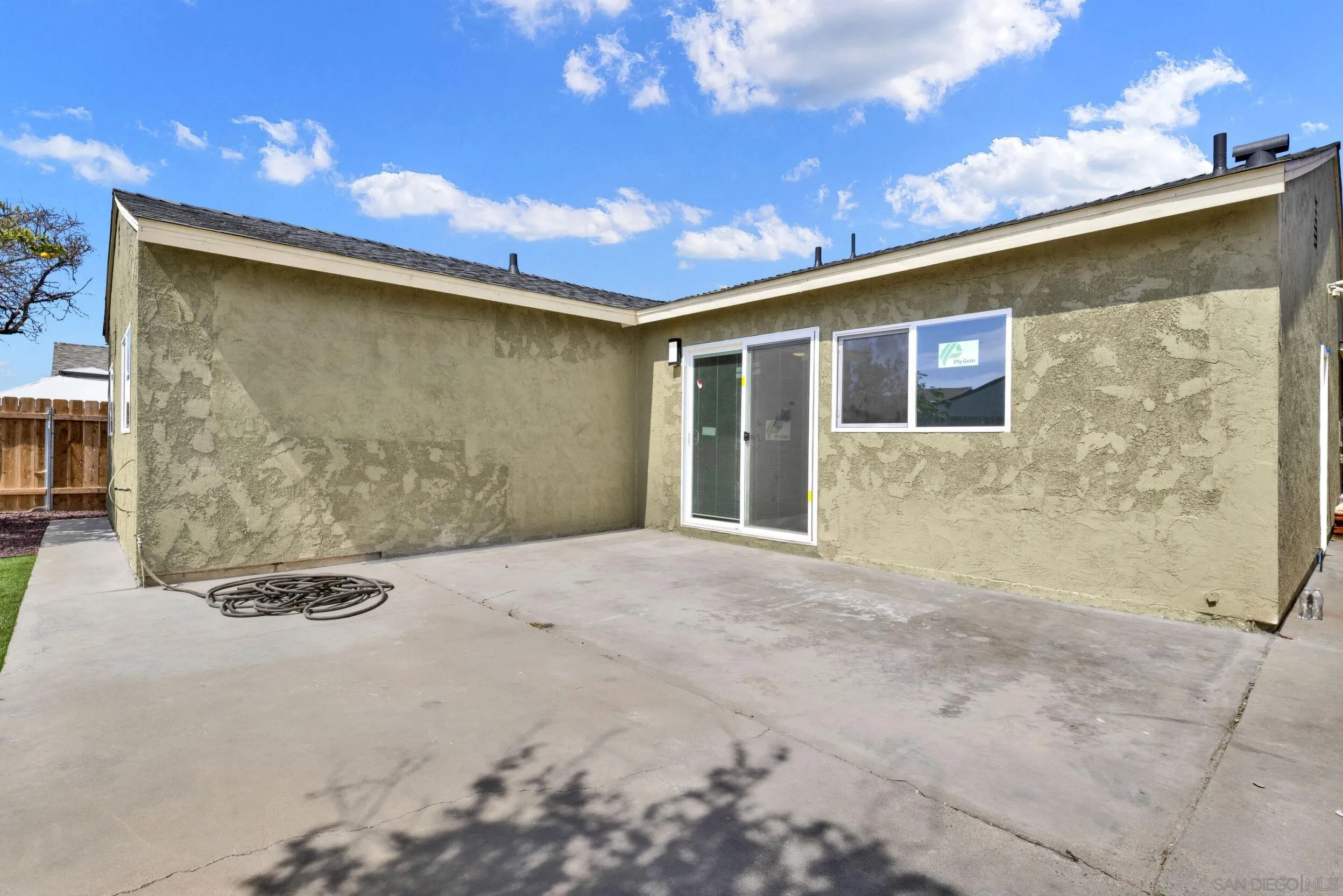 https://cdn.realtyfeed.com/cdn/127/260023188/43f5aea21d1a0cd62e8724020a17ddd0.webp