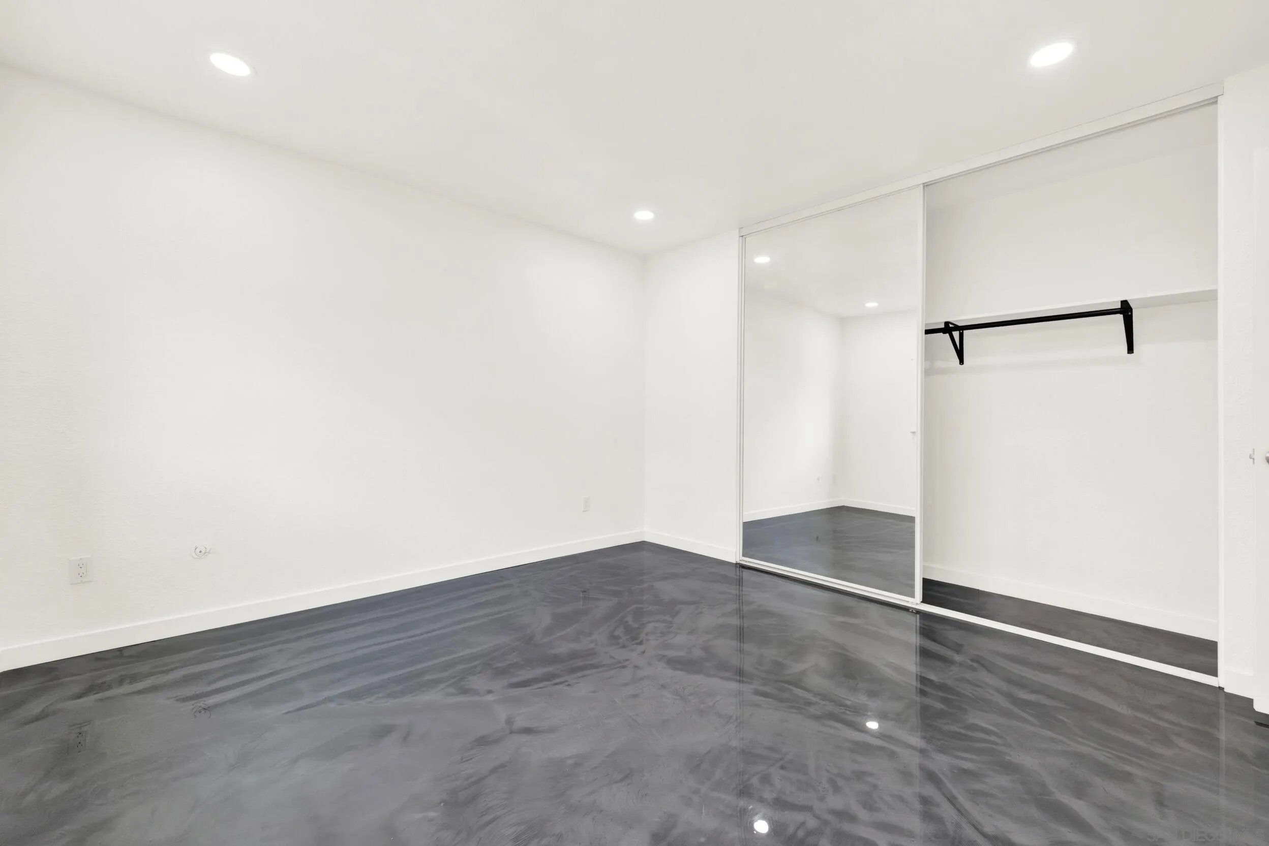https://cdn.realtyfeed.com/cdn/127/260023188/c5eee32c6d25492fe9e3aee8a40ffe2e.webp