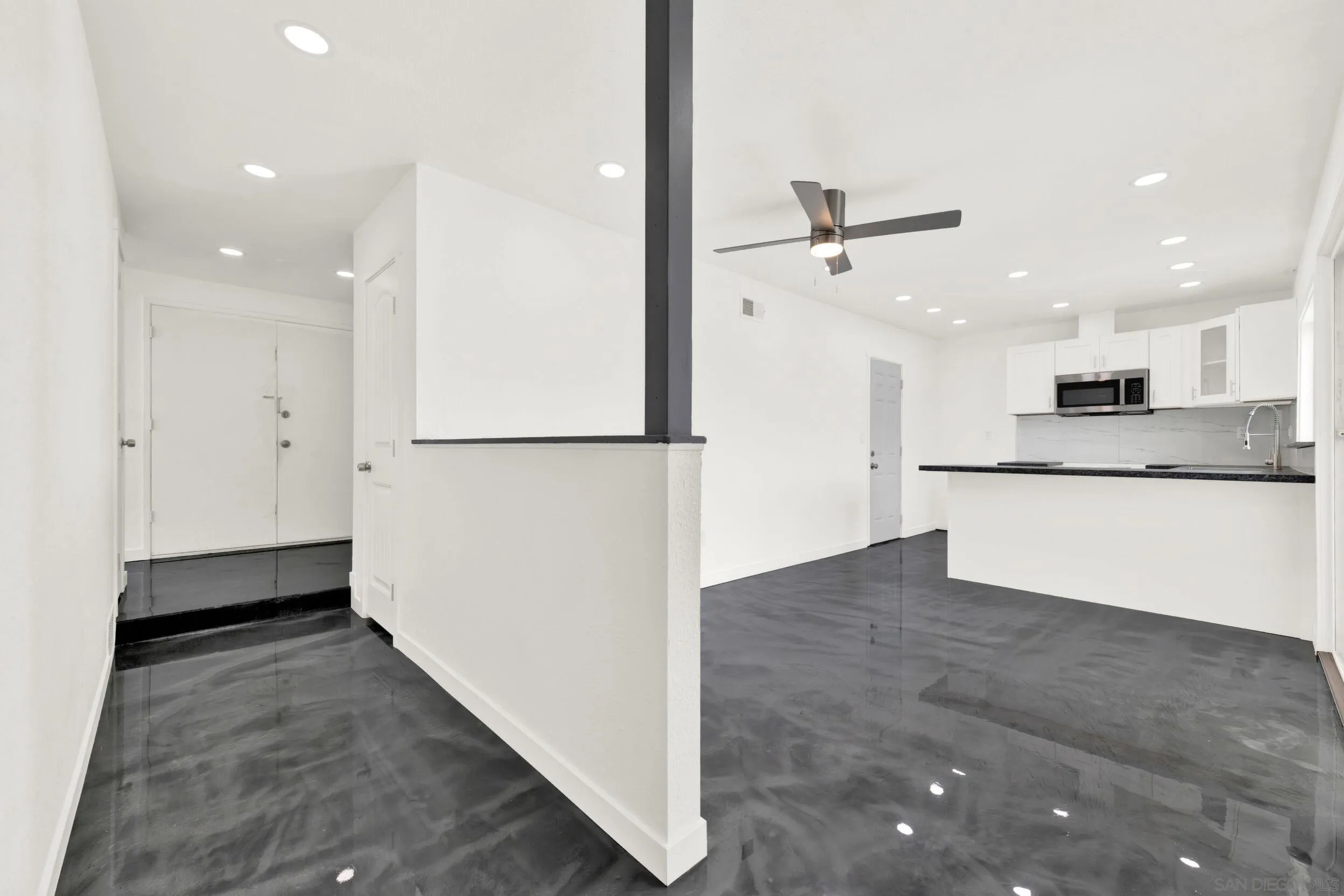 https://cdn.realtyfeed.com/cdn/127/260023188/df9dc8a8a317461509501e6ab6736bc9.webp