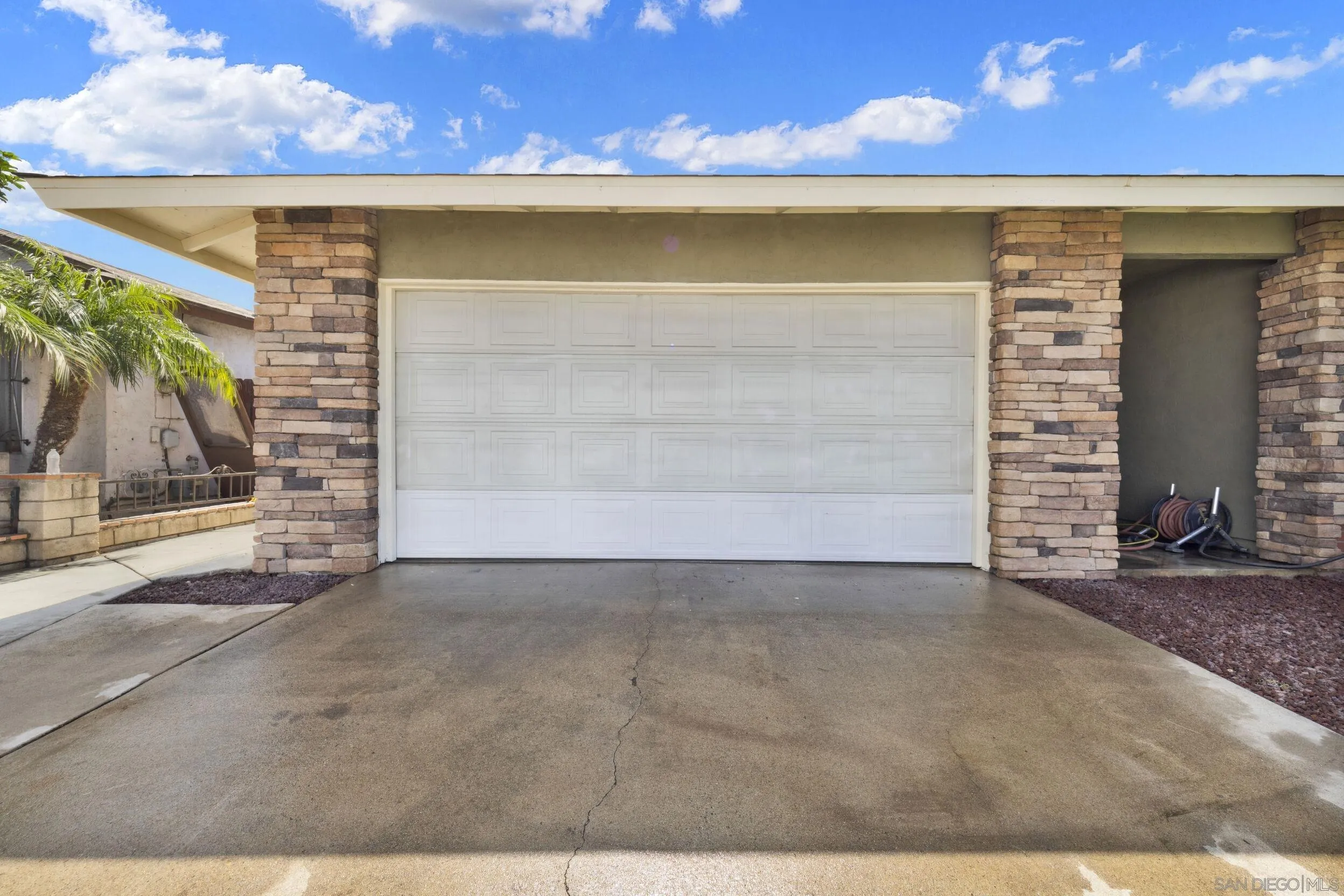 https://cdn.realtyfeed.com/cdn/127/260023188/f4fd180f192eecb9c208da8e667a391e.webp