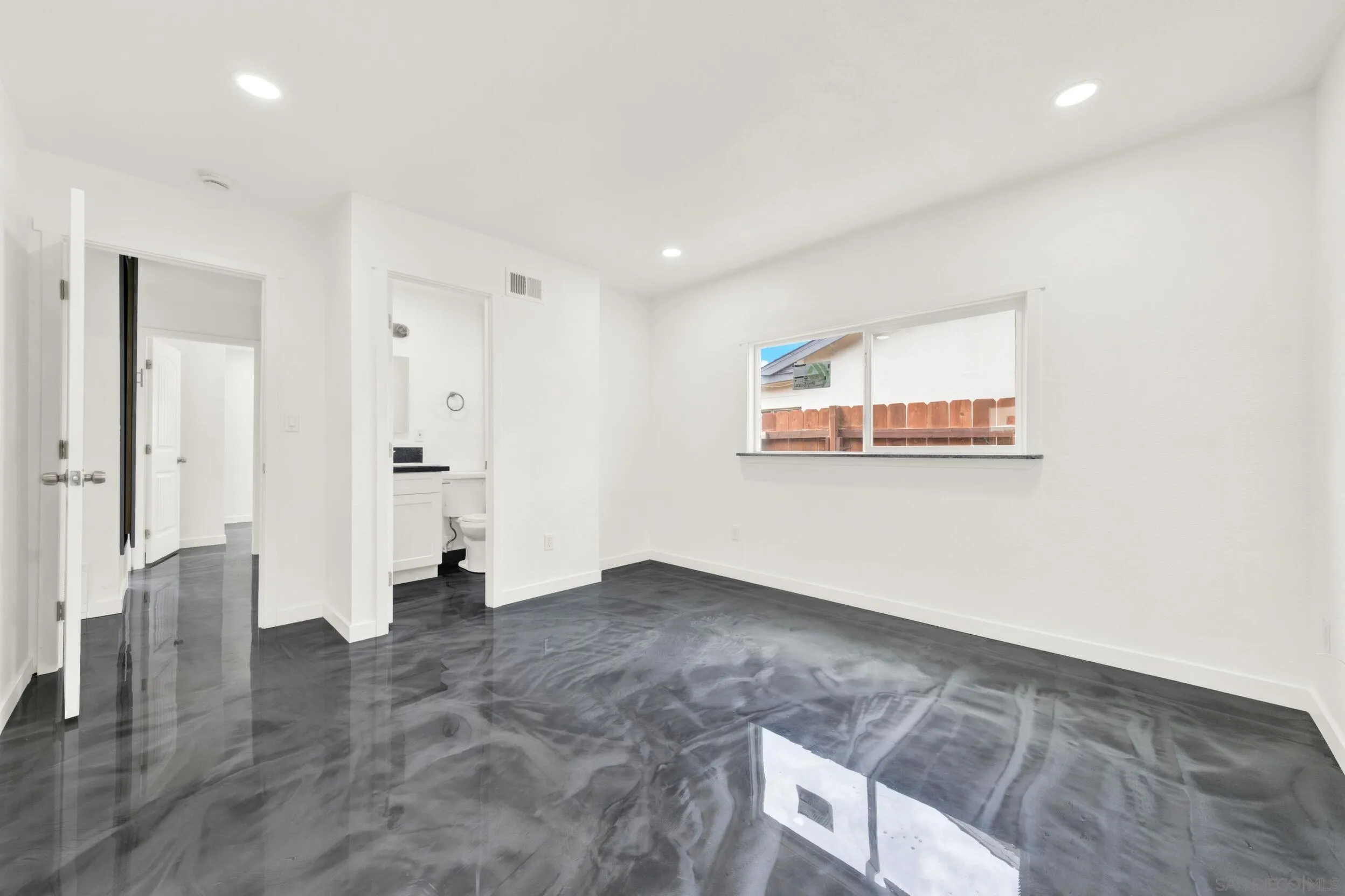 https://cdn.realtyfeed.com/cdn/127/260023188/fd36da56c18a3dc16c5bcbc4bdfbd56a.webp