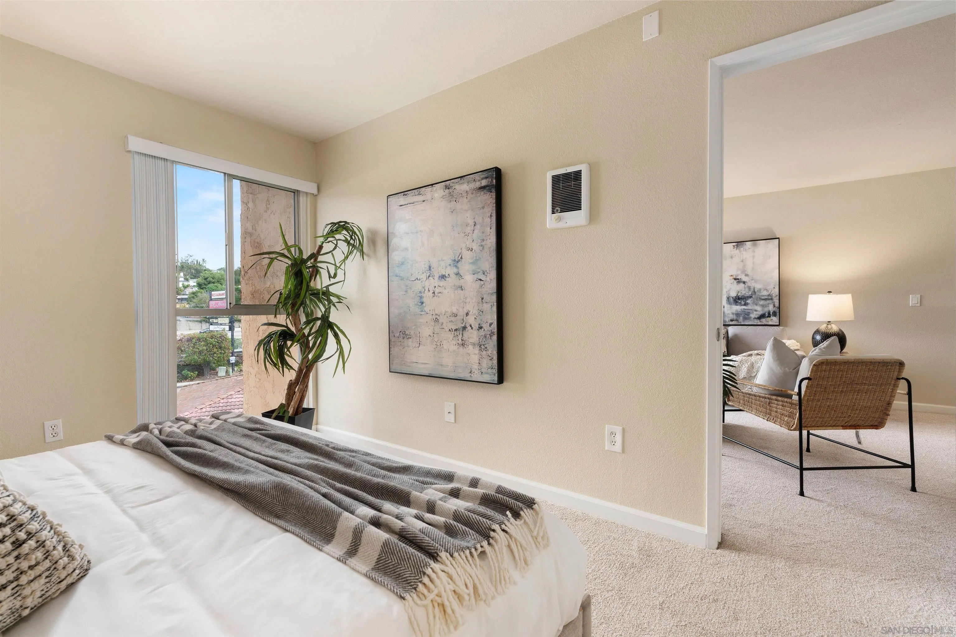 https://cdn.realtyfeed.com/cdn/127/260023196/17d34622d611497aef3ac5ff1d736f08.webp