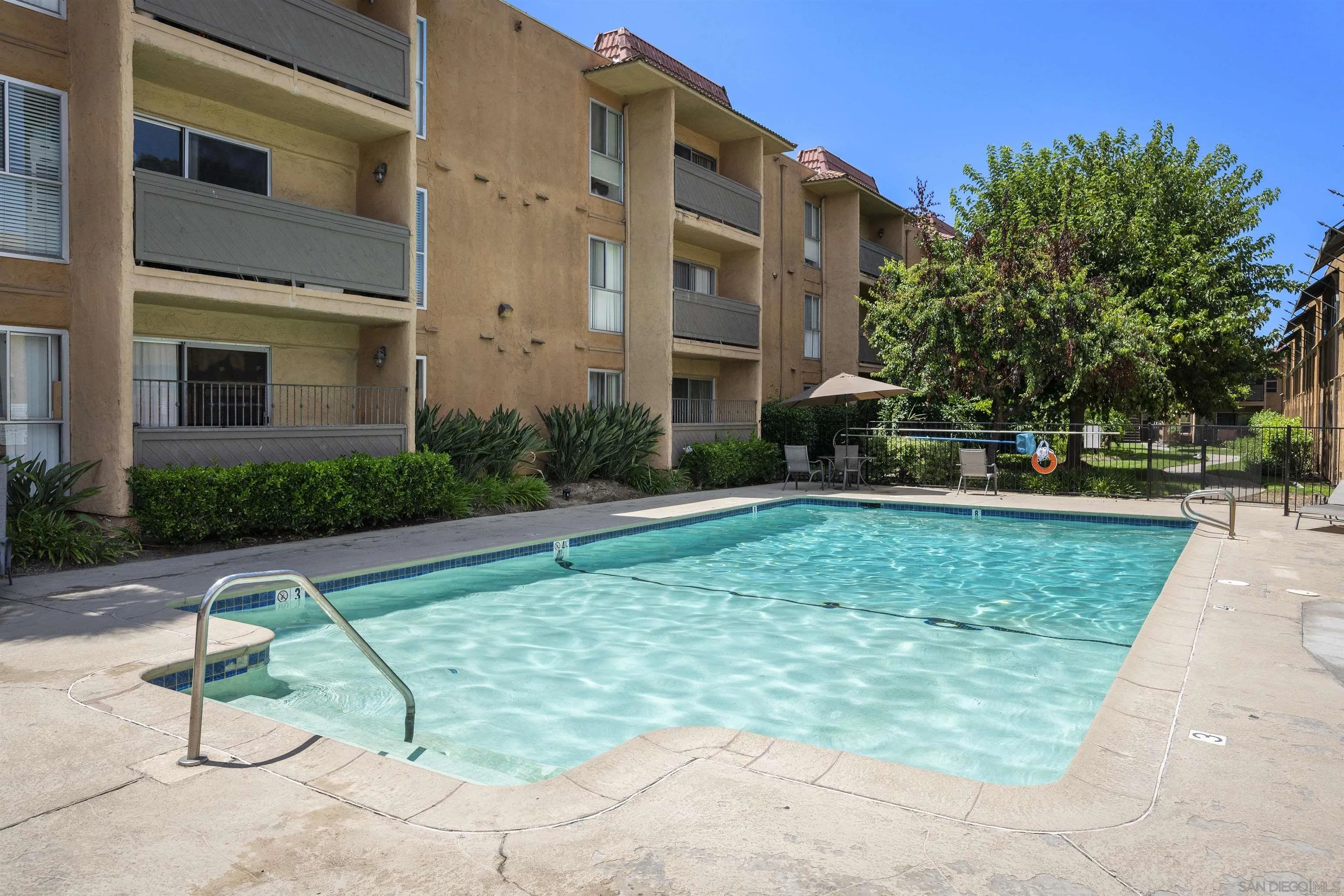 https://cdn.realtyfeed.com/cdn/127/260023196/196d6bd4ee9bb5928ed91c99dd55d0ec.webp
