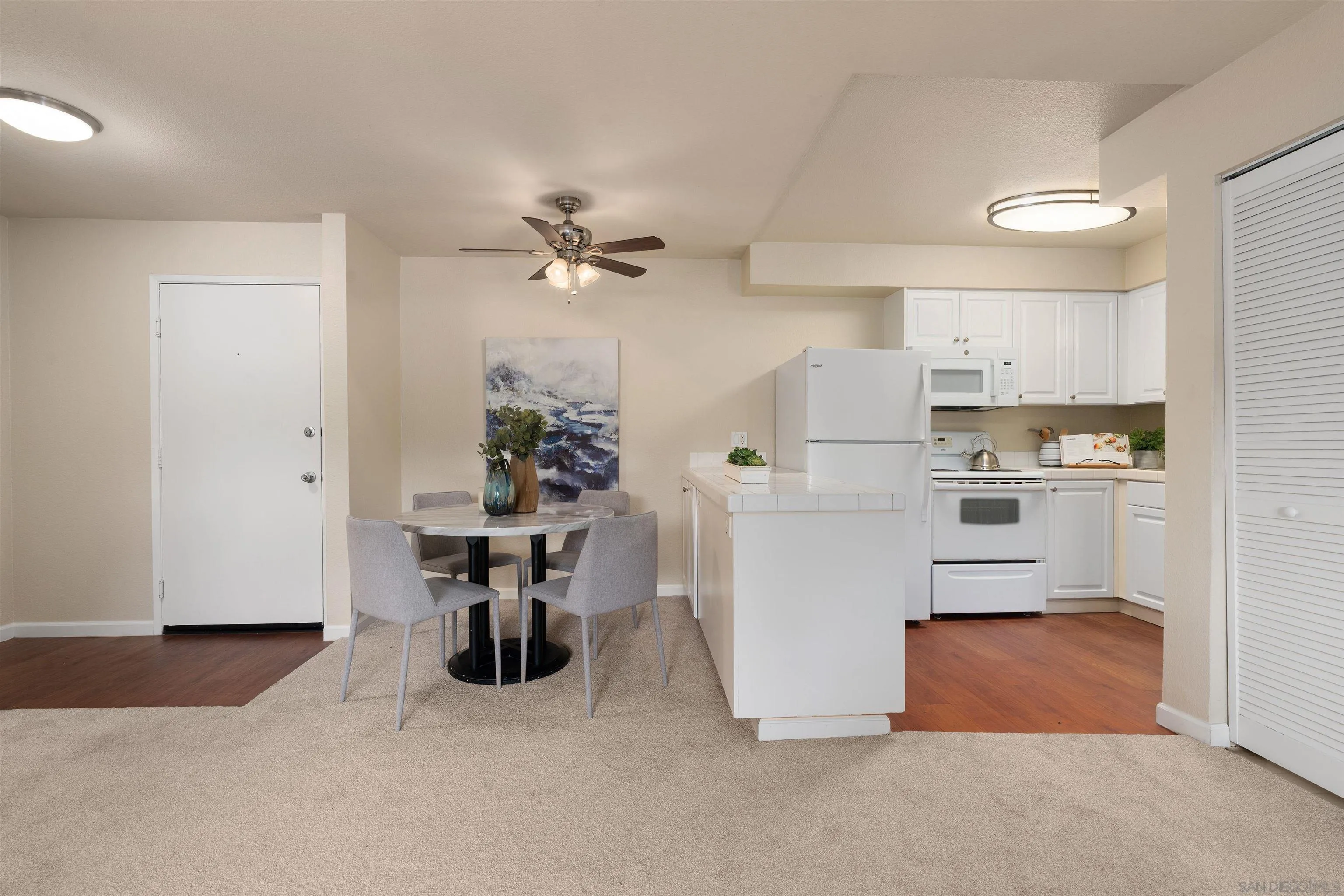 https://cdn.realtyfeed.com/cdn/127/260023196/6b7c9b7f10e2b54aefddcbcb0a2331c1.webp