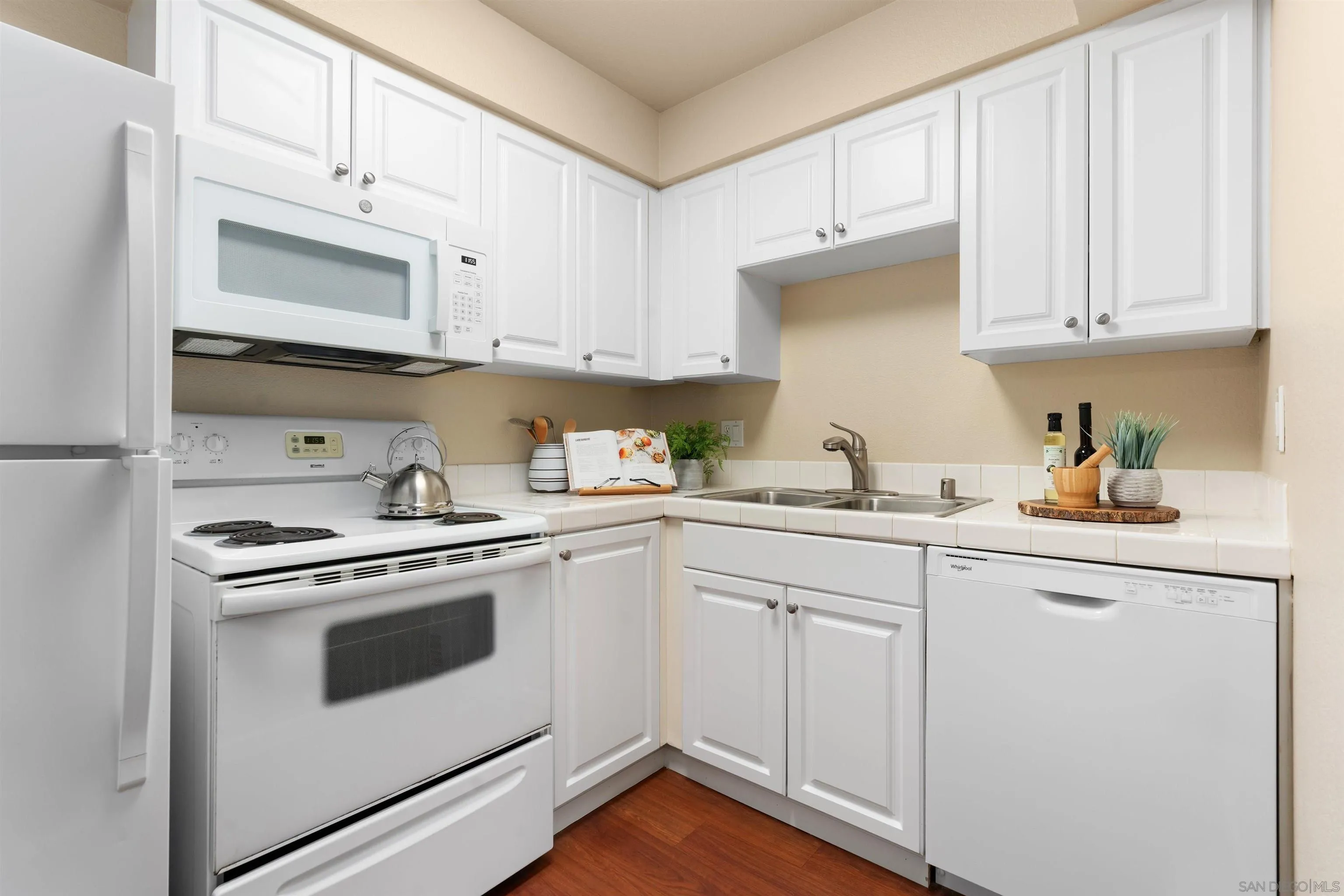 https://cdn.realtyfeed.com/cdn/127/260023196/a51a81b3eaac8bbb4442567e00805691.webp