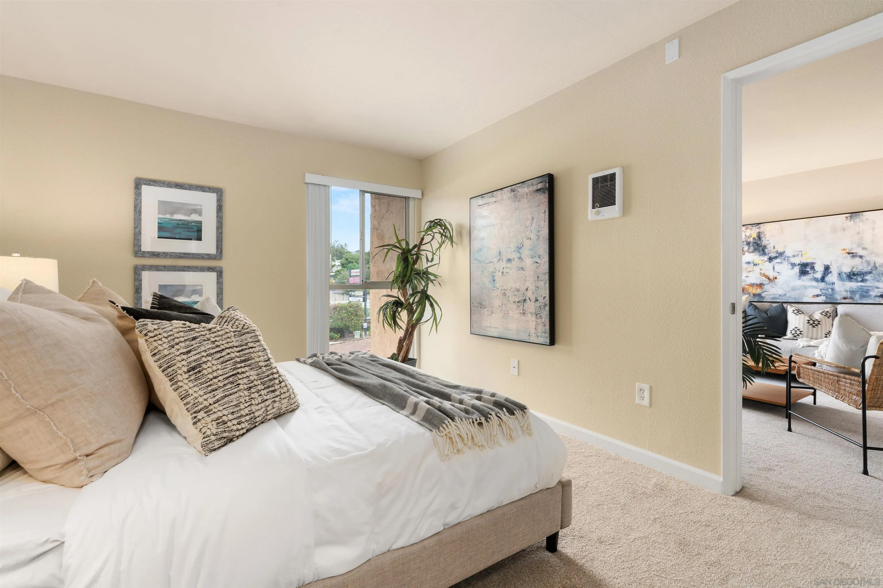 https://cdn.realtyfeed.com/cdn/127/260023196/f675d624cd70455807e60fe5e24e7a30.webp