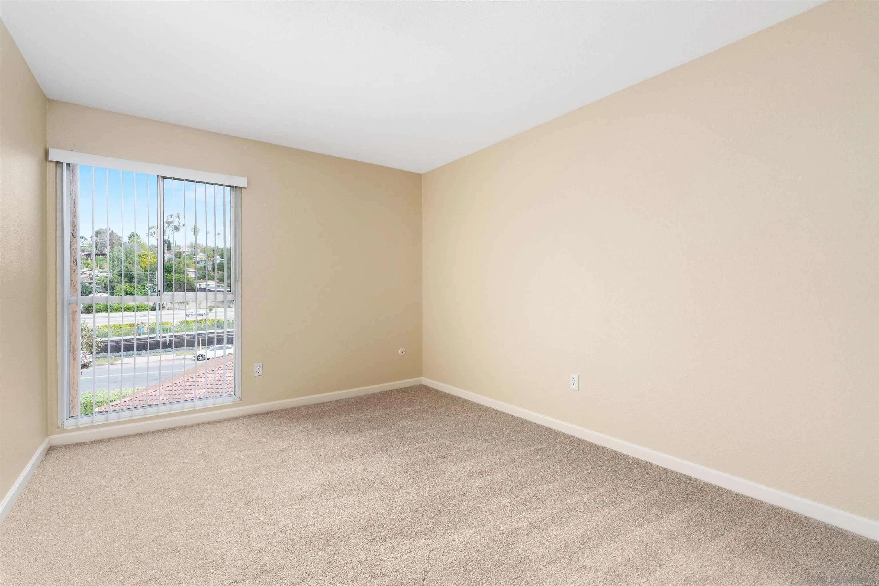 https://cdn.realtyfeed.com/cdn/127/260023196/fa85845cc1cbc250779ec5d735276e31.webp