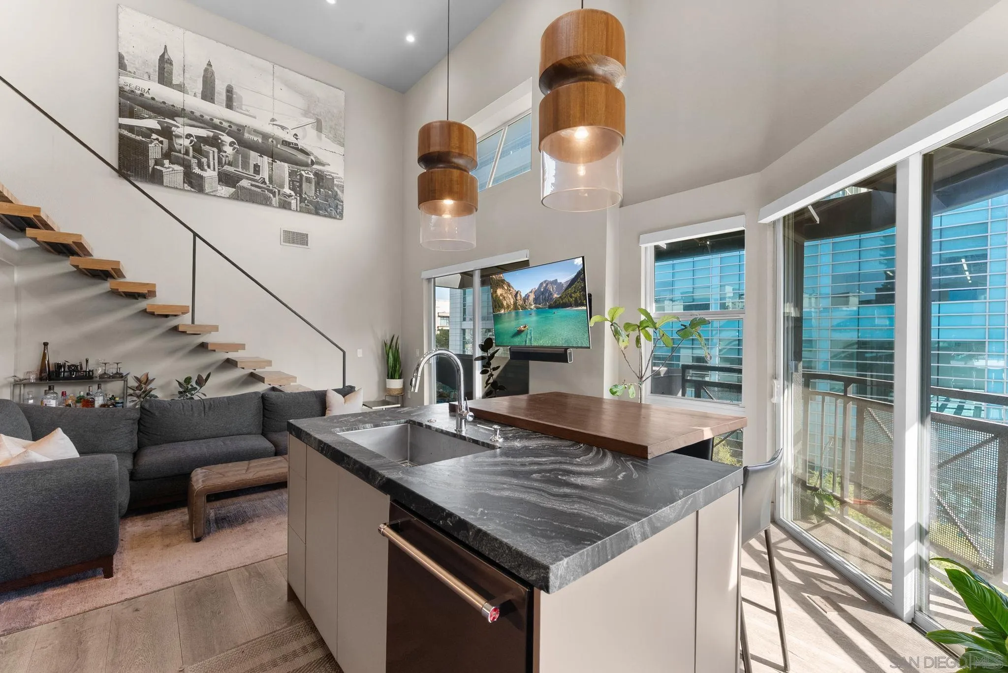 https://cdn.realtyfeed.com/cdn/127/260023200/e0af047b67754b45bea4066c9b249345.webp