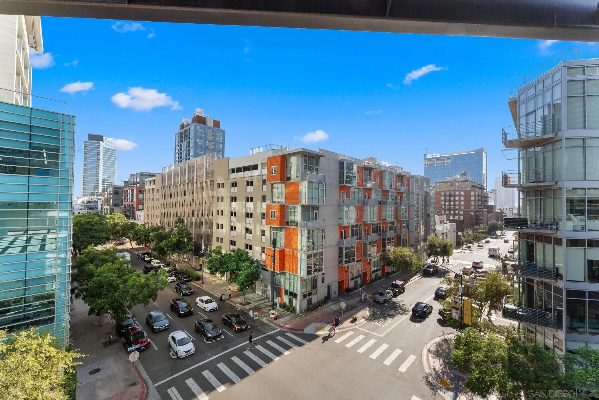 https://cdn.realtyfeed.com/cdn/127/260023200/e0bb2f9fbaab56f6652b6445904dd9f3.webp