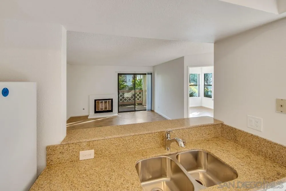 9489 Fairgrove Ln #103, San Diego, CA 92129, photo 10