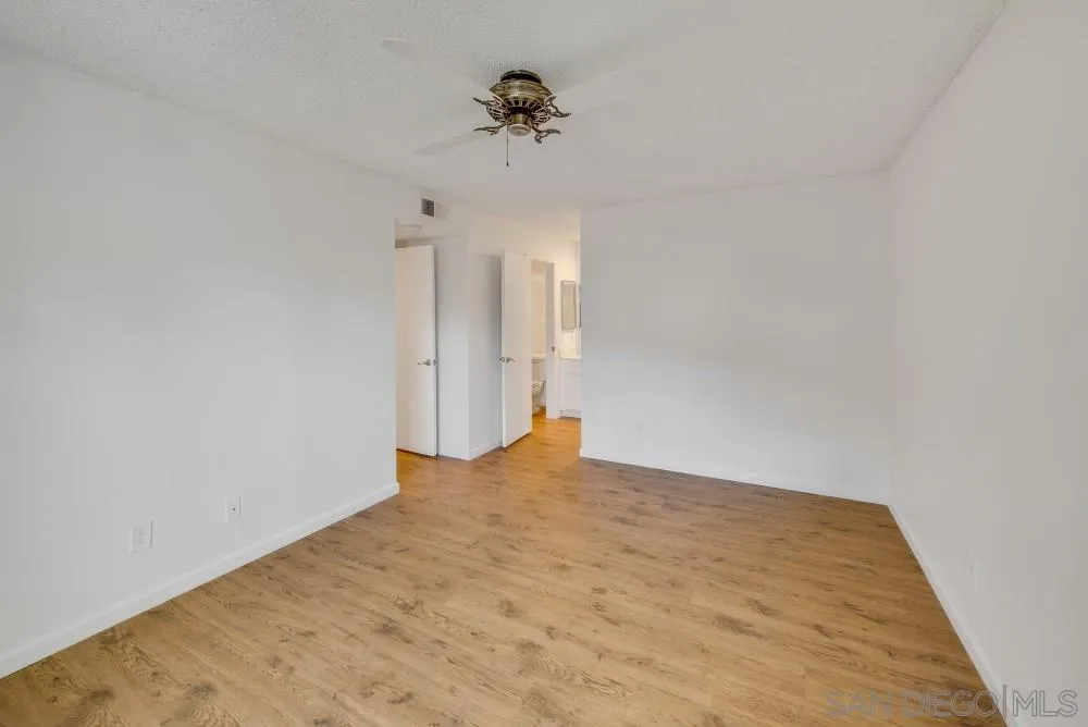 9489 Fairgrove Ln #103, San Diego, CA 92129, photo 12