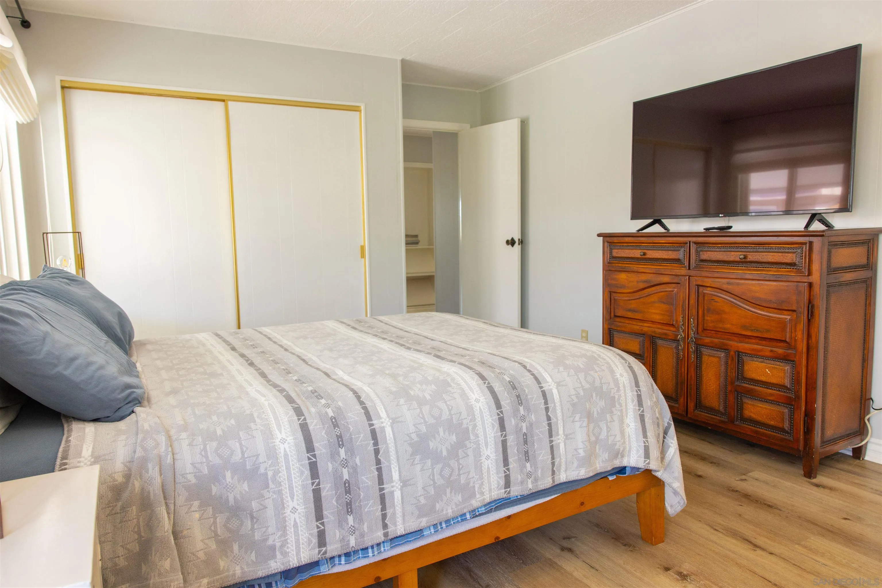 https://cdn.realtyfeed.com/cdn/127/260023202/4e57eeae3975758d5345ae8ca8e7b43b.webp