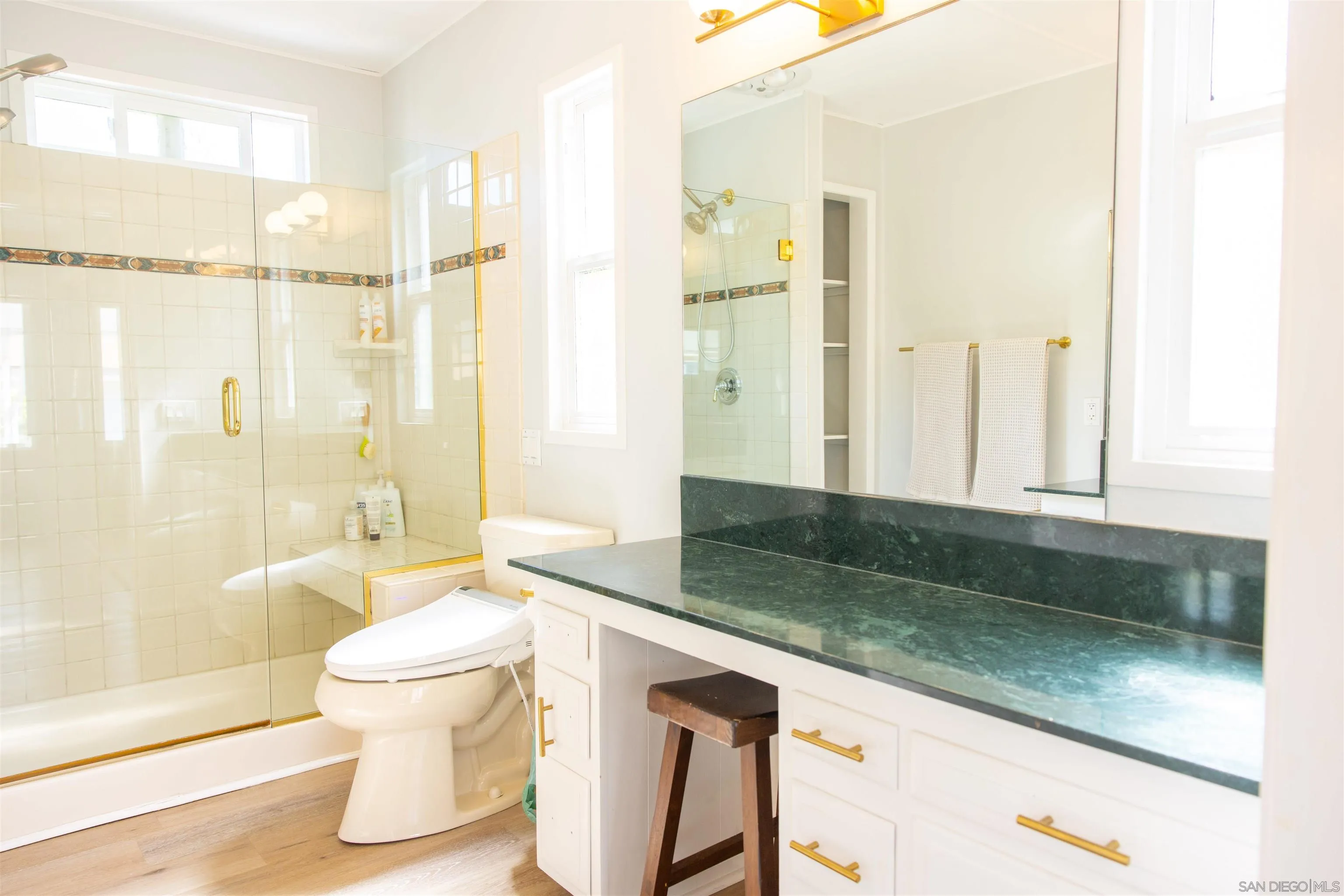 https://cdn.realtyfeed.com/cdn/127/260023202/572d2bef980c3a58cbc8b00dcc92918c.webp