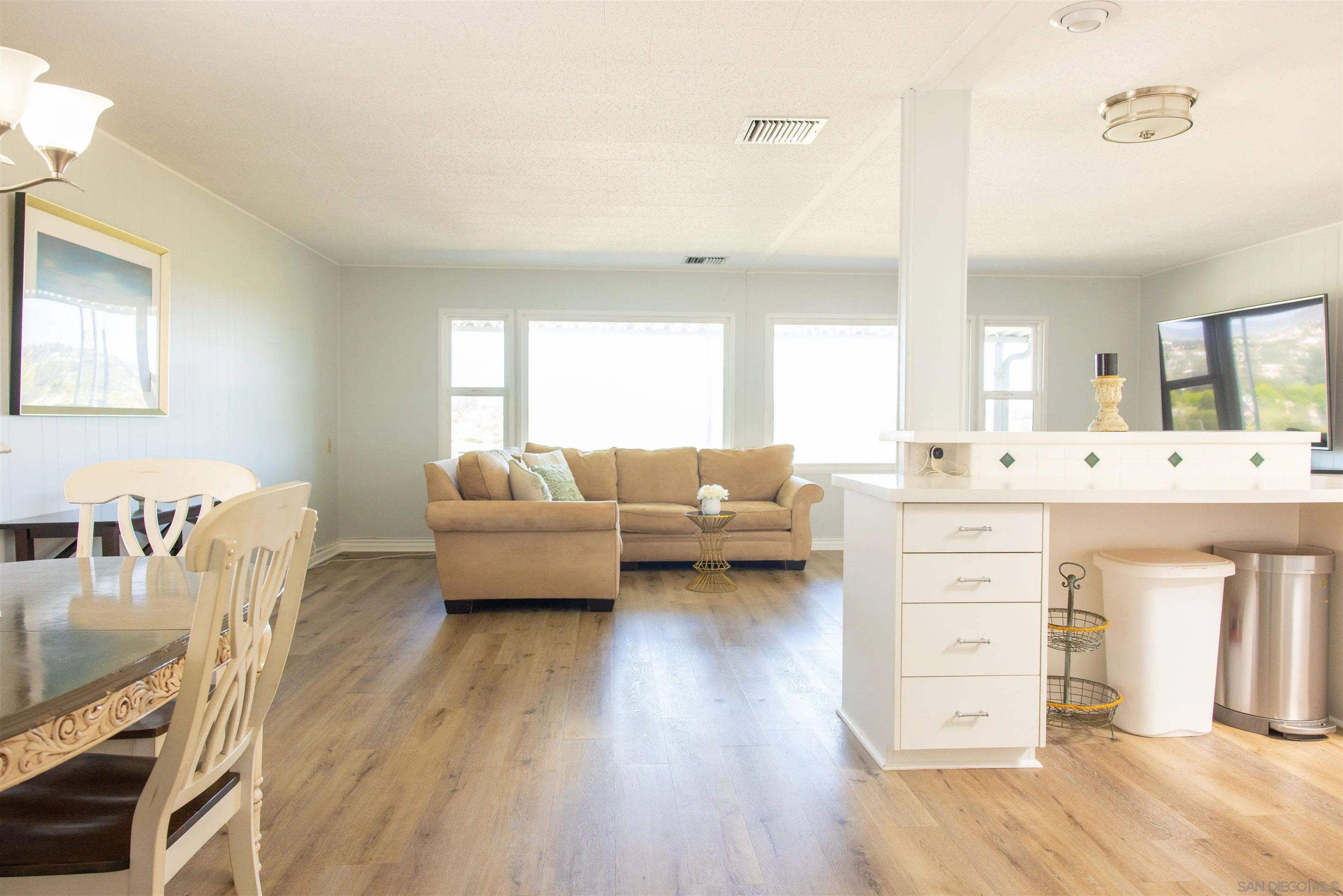 https://cdn.realtyfeed.com/cdn/127/260023202/a9b4eccfdbb3a21c3e85e11aa3a290ea.webp