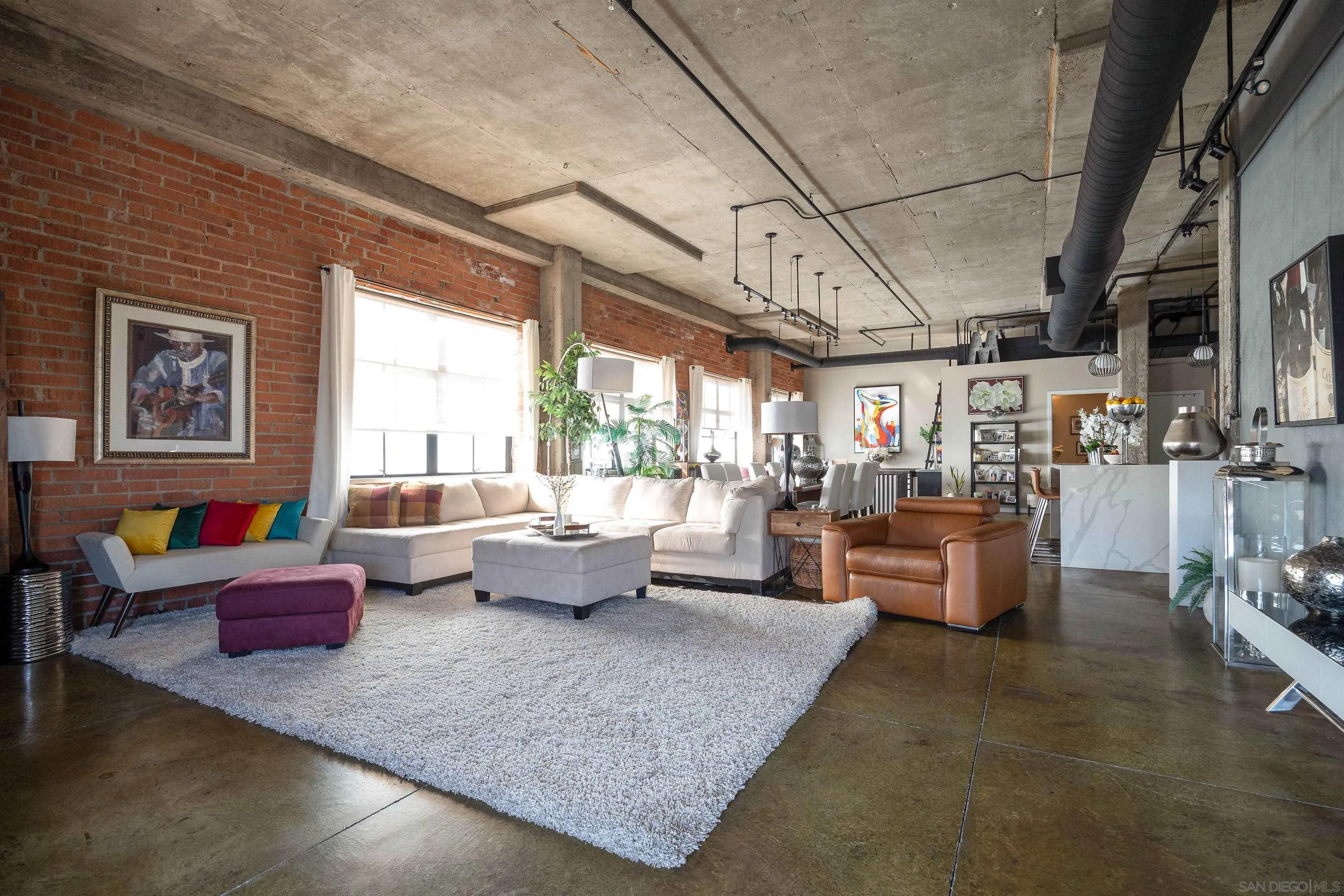 https://cdn.realtyfeed.com/cdn/127/260023211/6706fdceb46d27ac4fdd6a34b827abda.webp