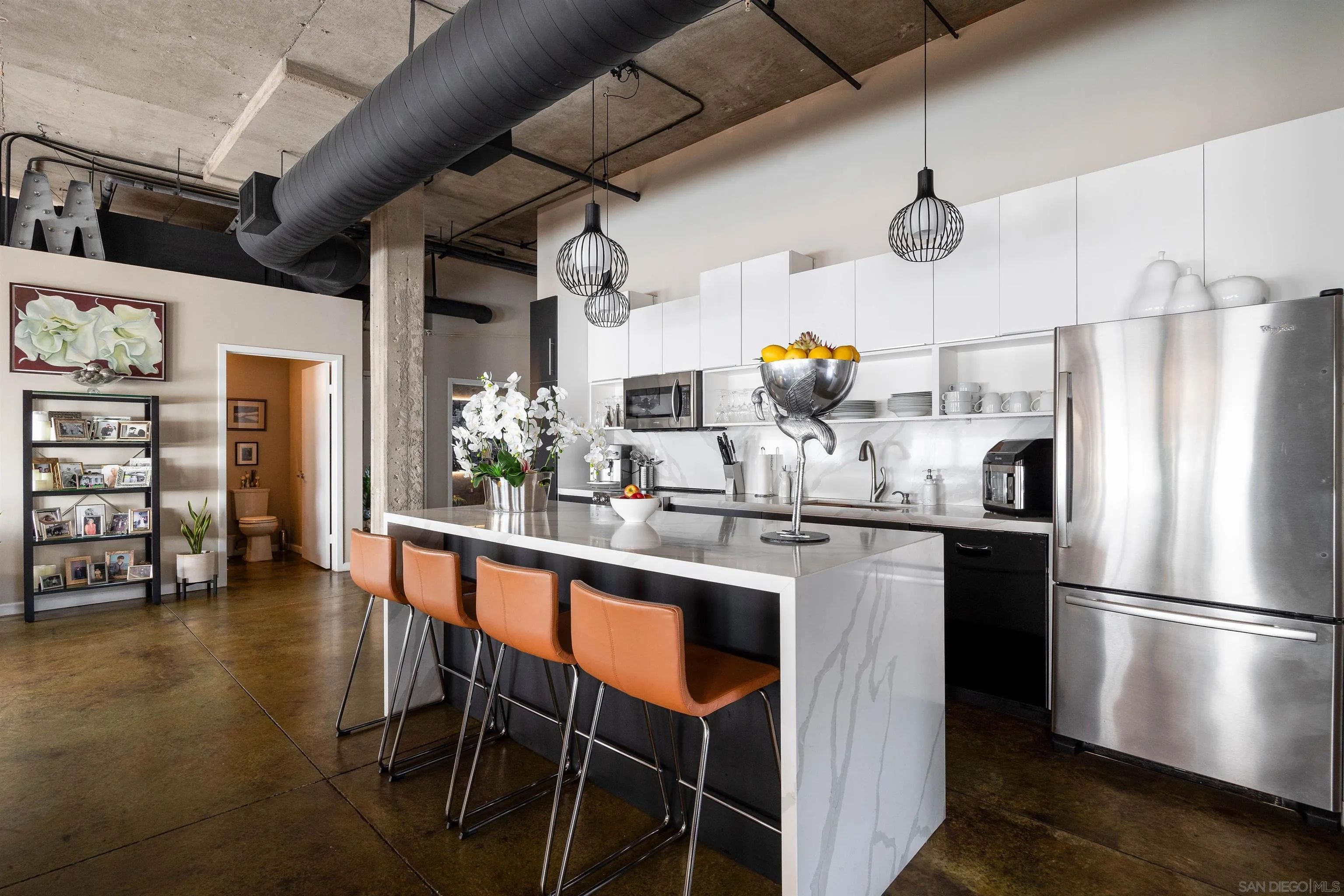 https://cdn.realtyfeed.com/cdn/127/260023211/b71a1a59f083bc5c8bf2f2349795984e.webp