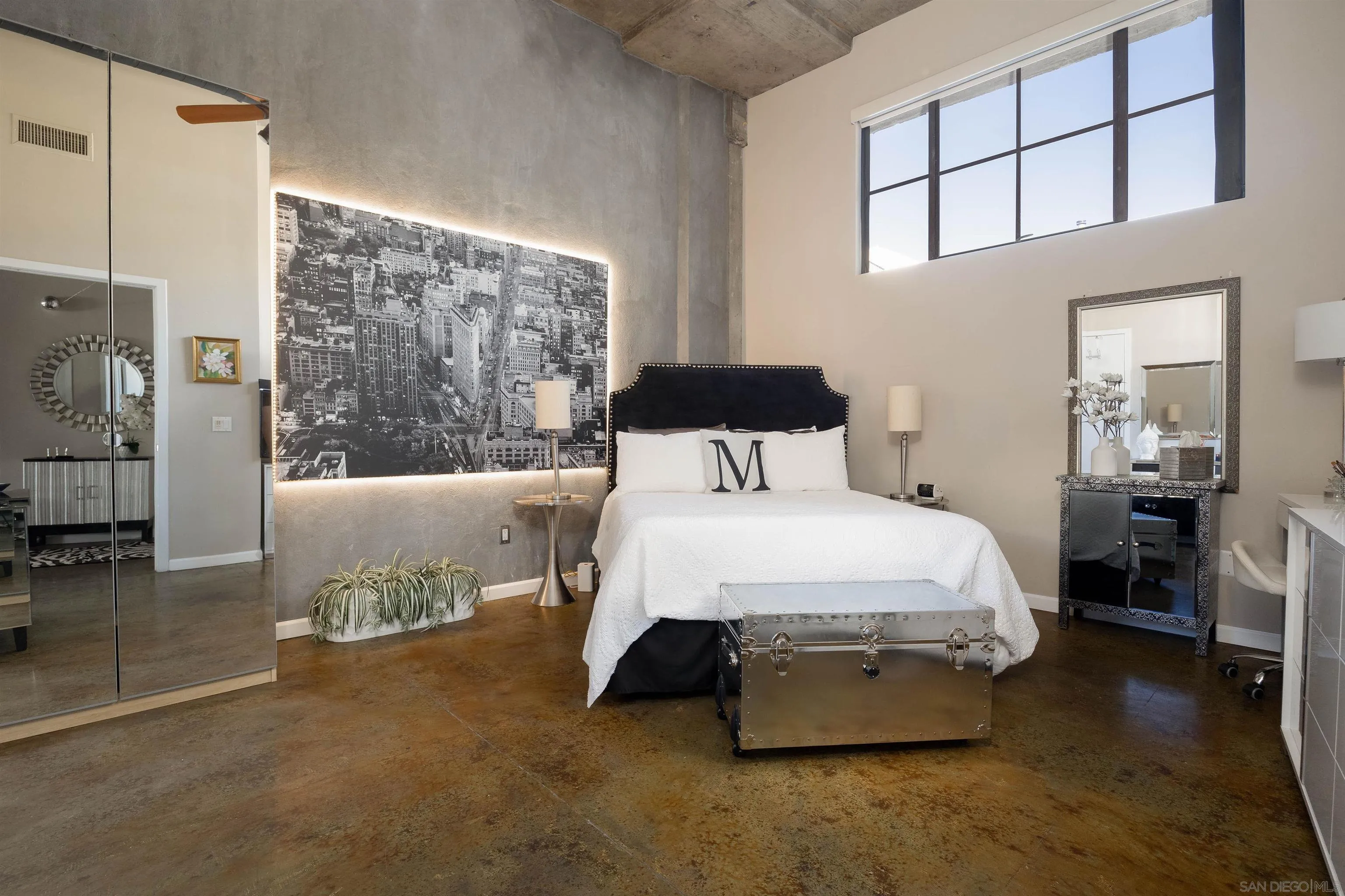 https://cdn.realtyfeed.com/cdn/127/260023211/c3fd9f826e9b32bad1a21376a58835e0.webp