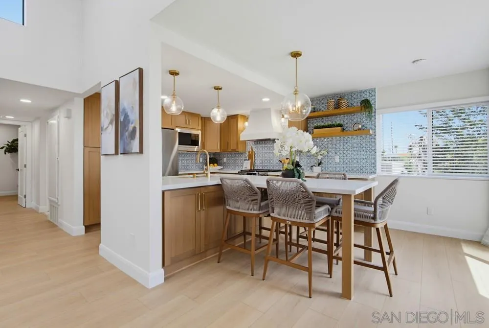 387 N Melrose Unit D, Vista, CA 92083 - Photo 5 of 37, Vista, CA