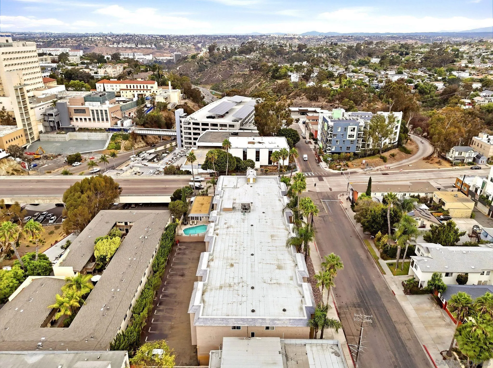 https://cdn.realtyfeed.com/cdn/127/260023214/44d6148ccd4cfc08d0371f44e50d465d.webp