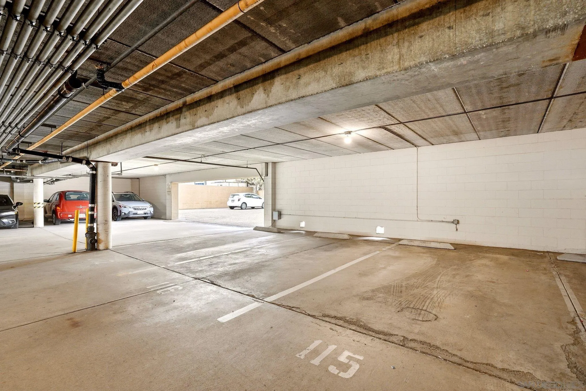 https://cdn.realtyfeed.com/cdn/127/260023214/4e7d3cc2510193e484b4b7fde39b7978.webp