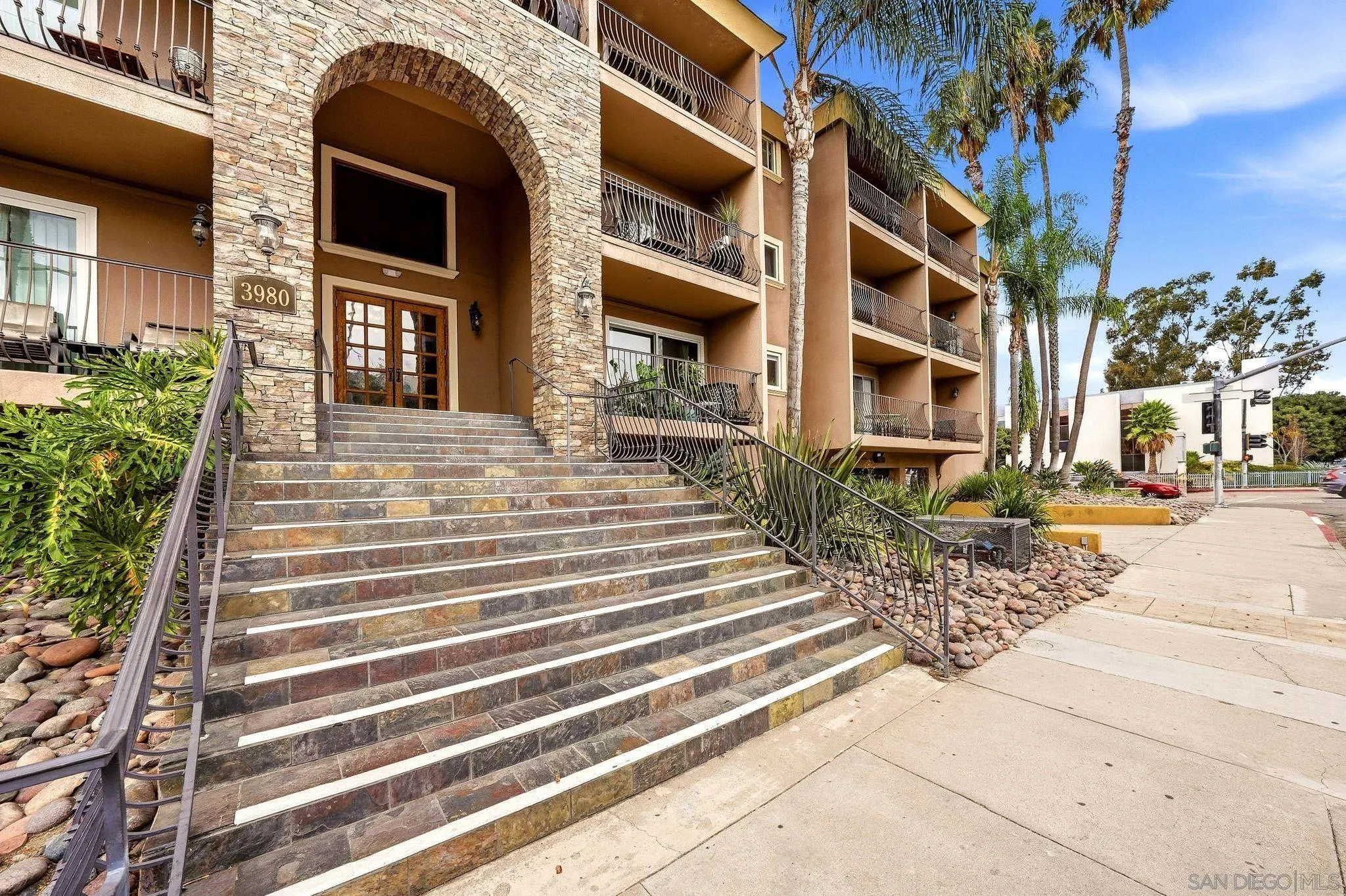 https://cdn.realtyfeed.com/cdn/127/260023214/61af265d1095a0629110f45ebd0023c7.webp