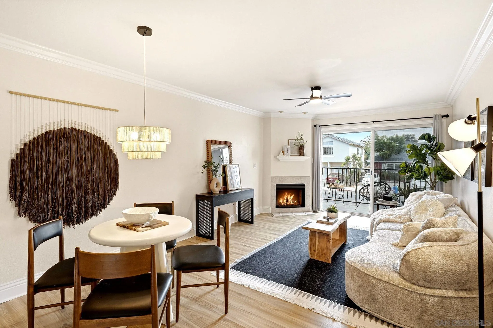 https://cdn.realtyfeed.com/cdn/127/260023214/ab24bf8cbda76284019e4672fe25c03a.webp