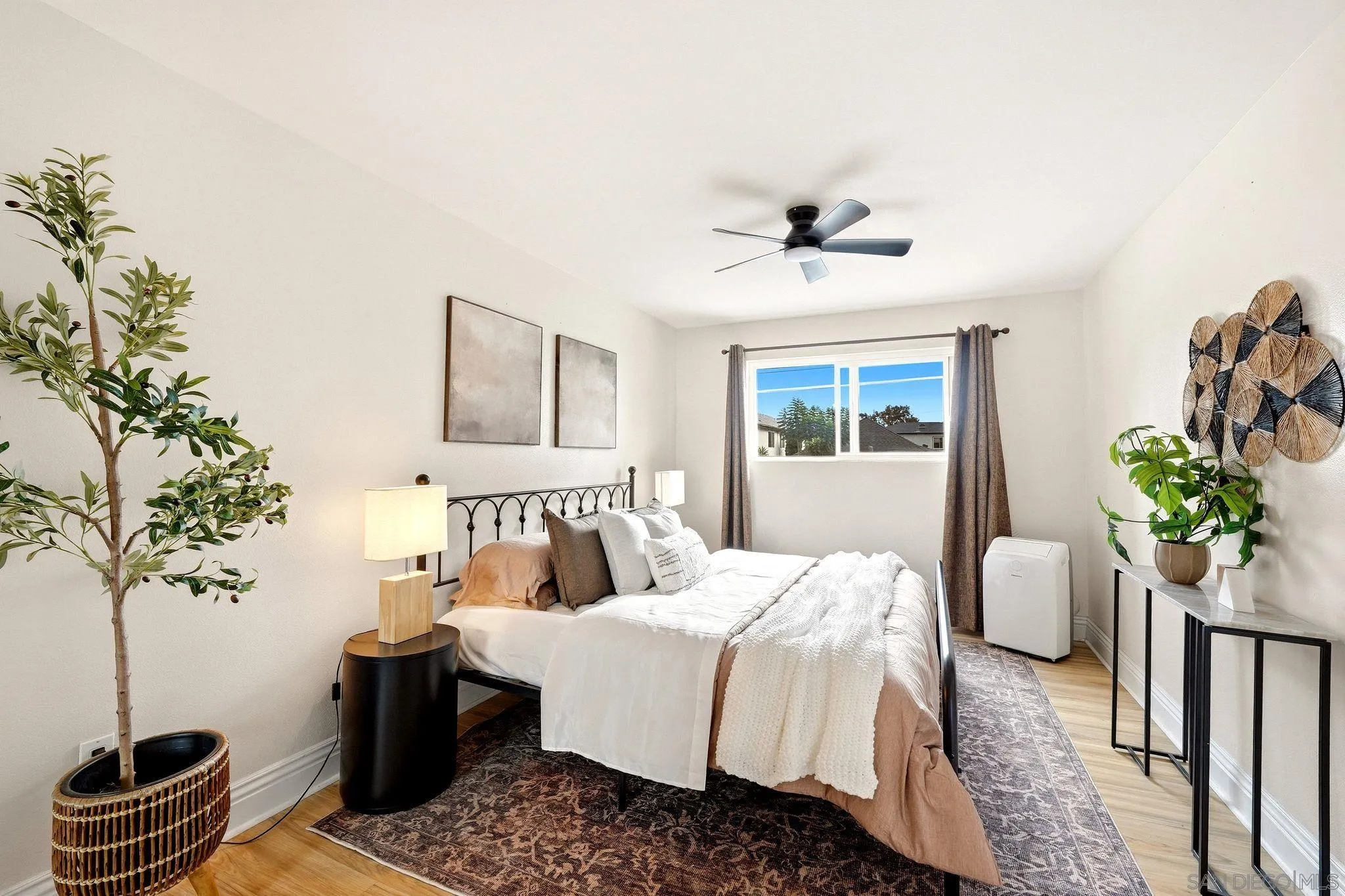 https://cdn.realtyfeed.com/cdn/127/260023214/c1c0c53ea738d1f7f1741d4107c45c4a.webp