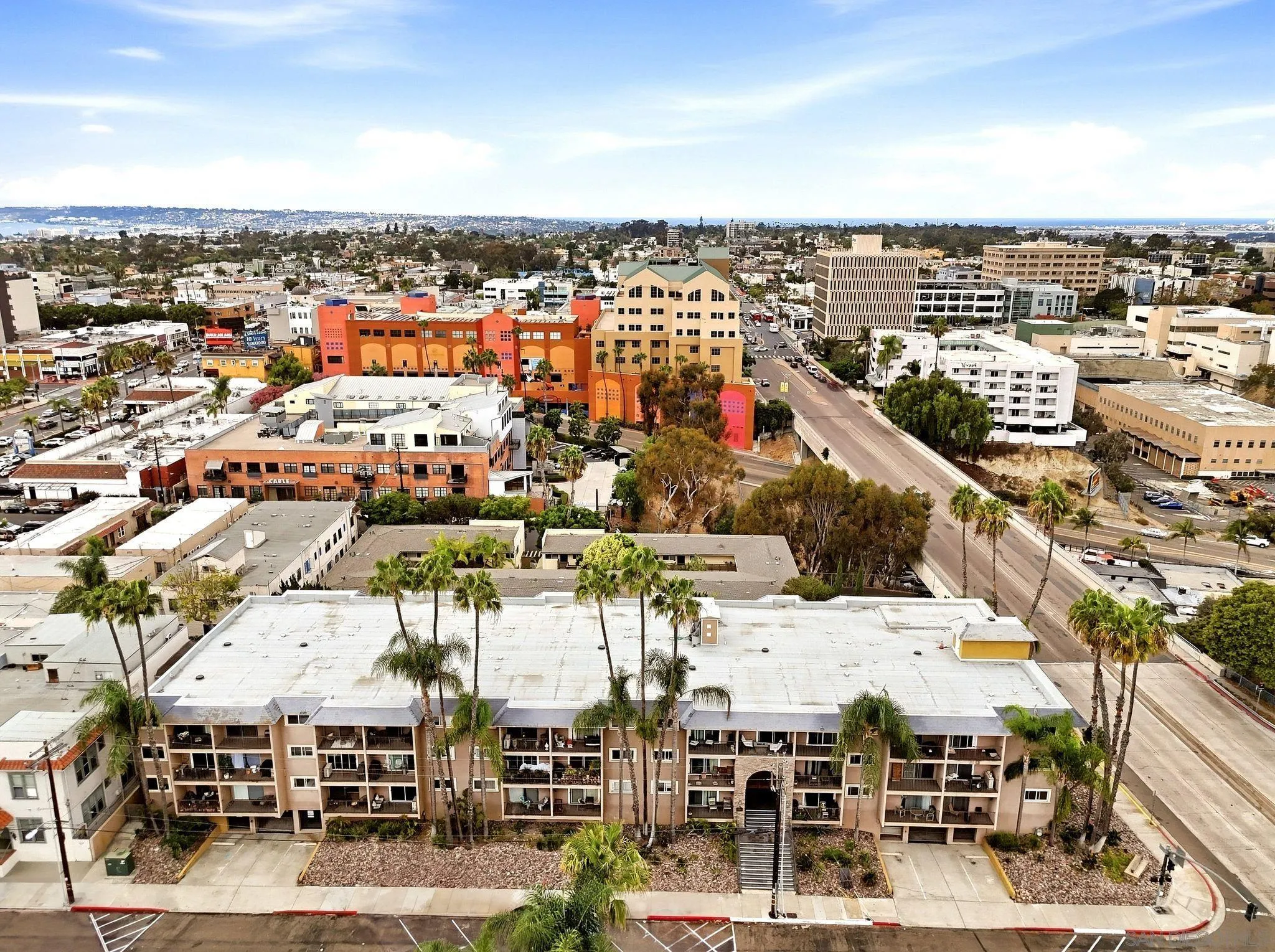 https://cdn.realtyfeed.com/cdn/127/260023214/fe3dc26e331263eaae04b0424b44cba3.webp