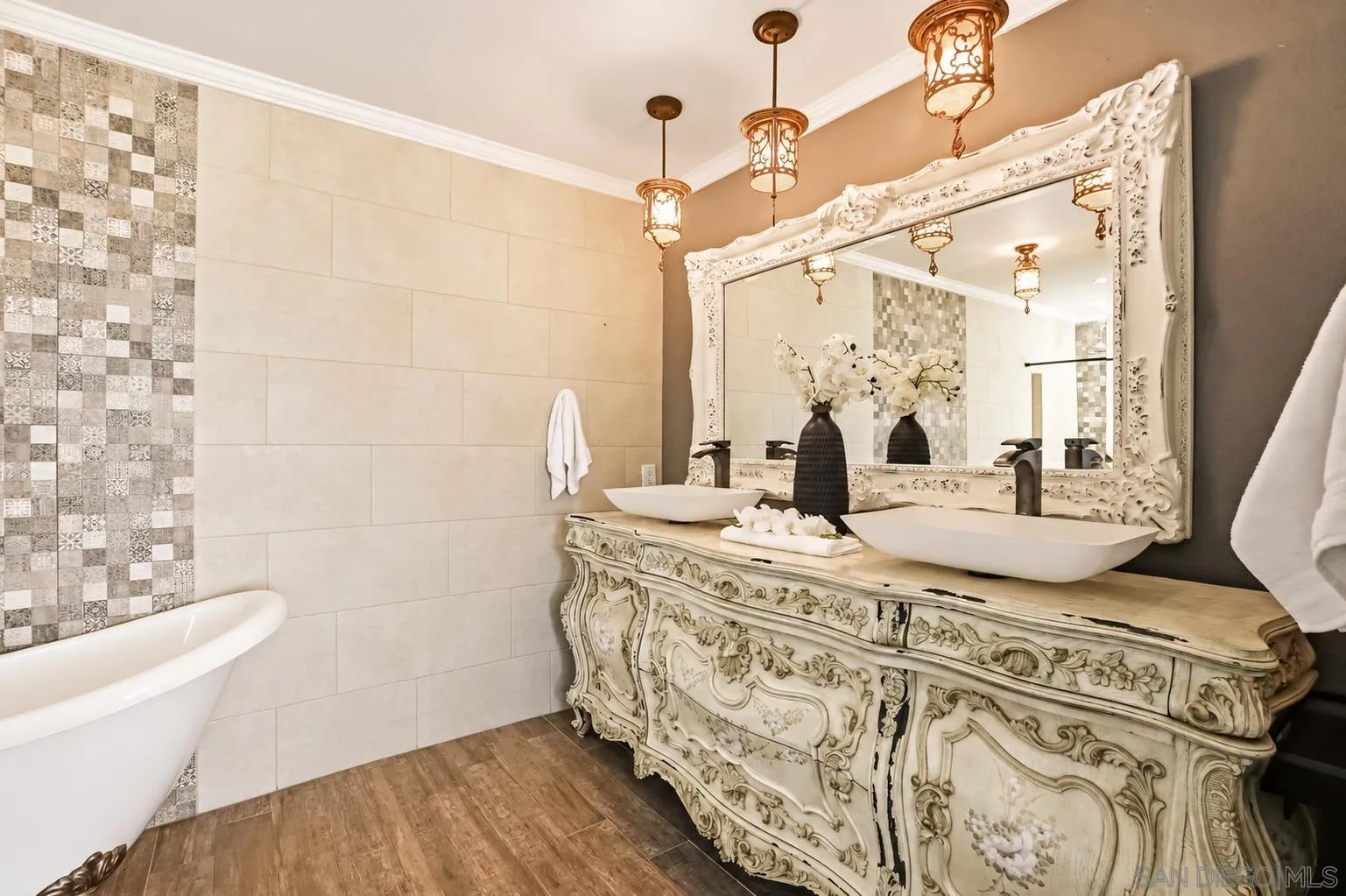 https://cdn.realtyfeed.com/cdn/127/260023220/1adf571f8d9082b2abc097a090cdba9e.webp