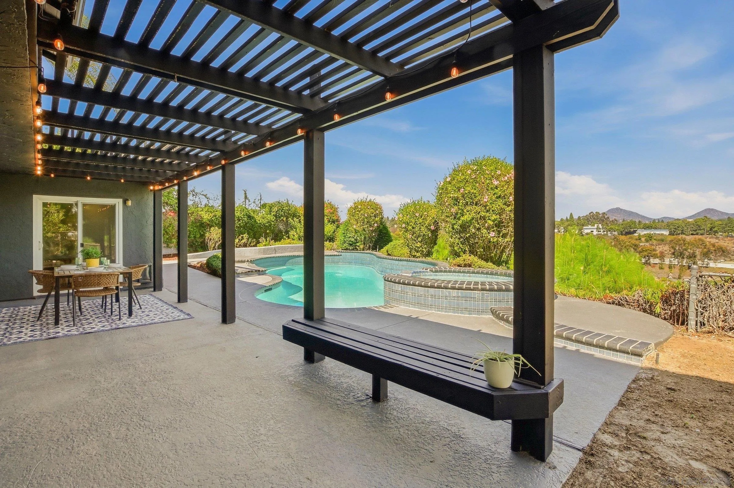 https://cdn.realtyfeed.com/cdn/127/260023220/2104826103a9268c4c1e023fb03057e8.webp
