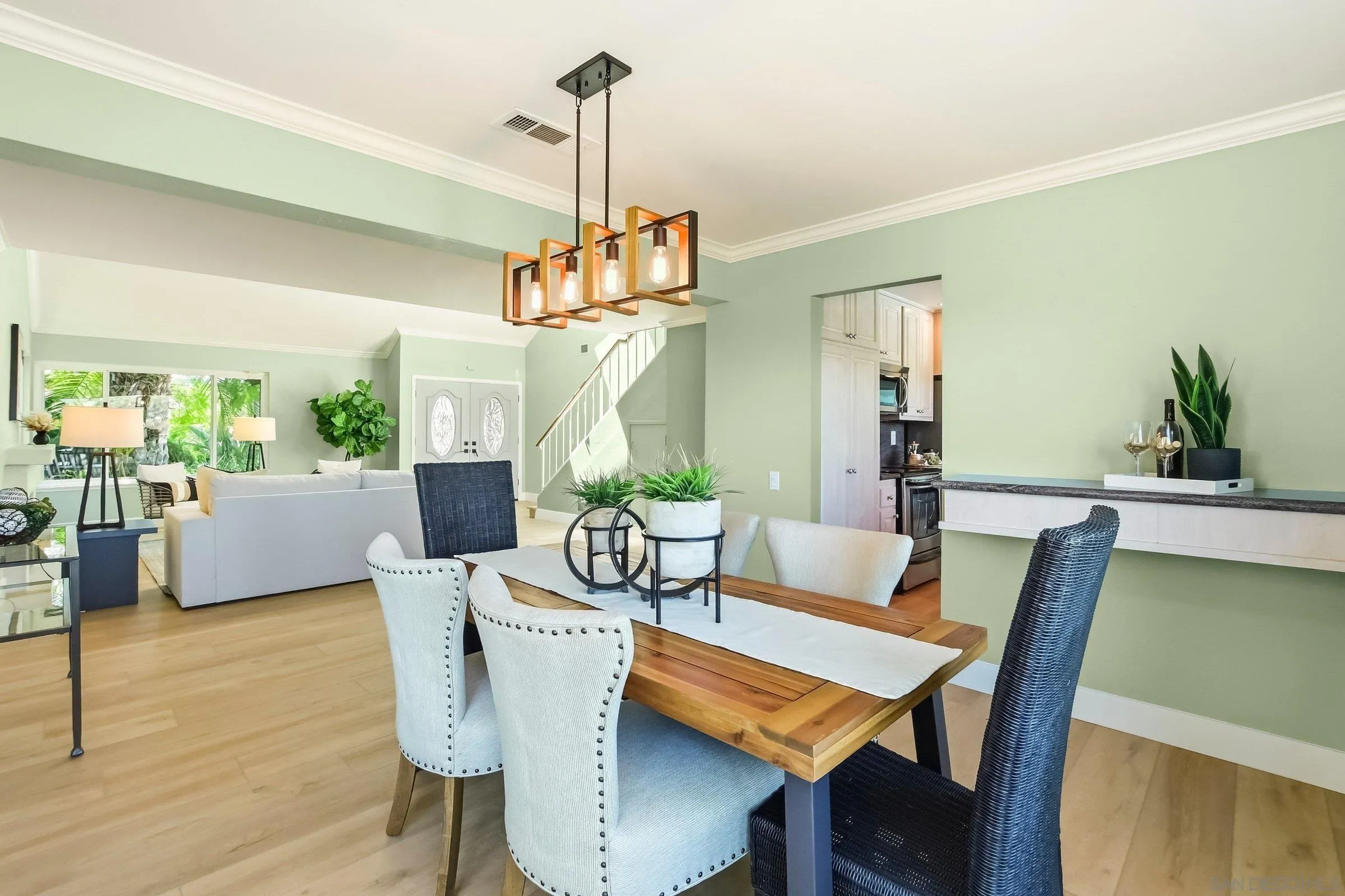 https://cdn.realtyfeed.com/cdn/127/260023220/73efbcfccb569f33da52bfb1f04f44b1.webp