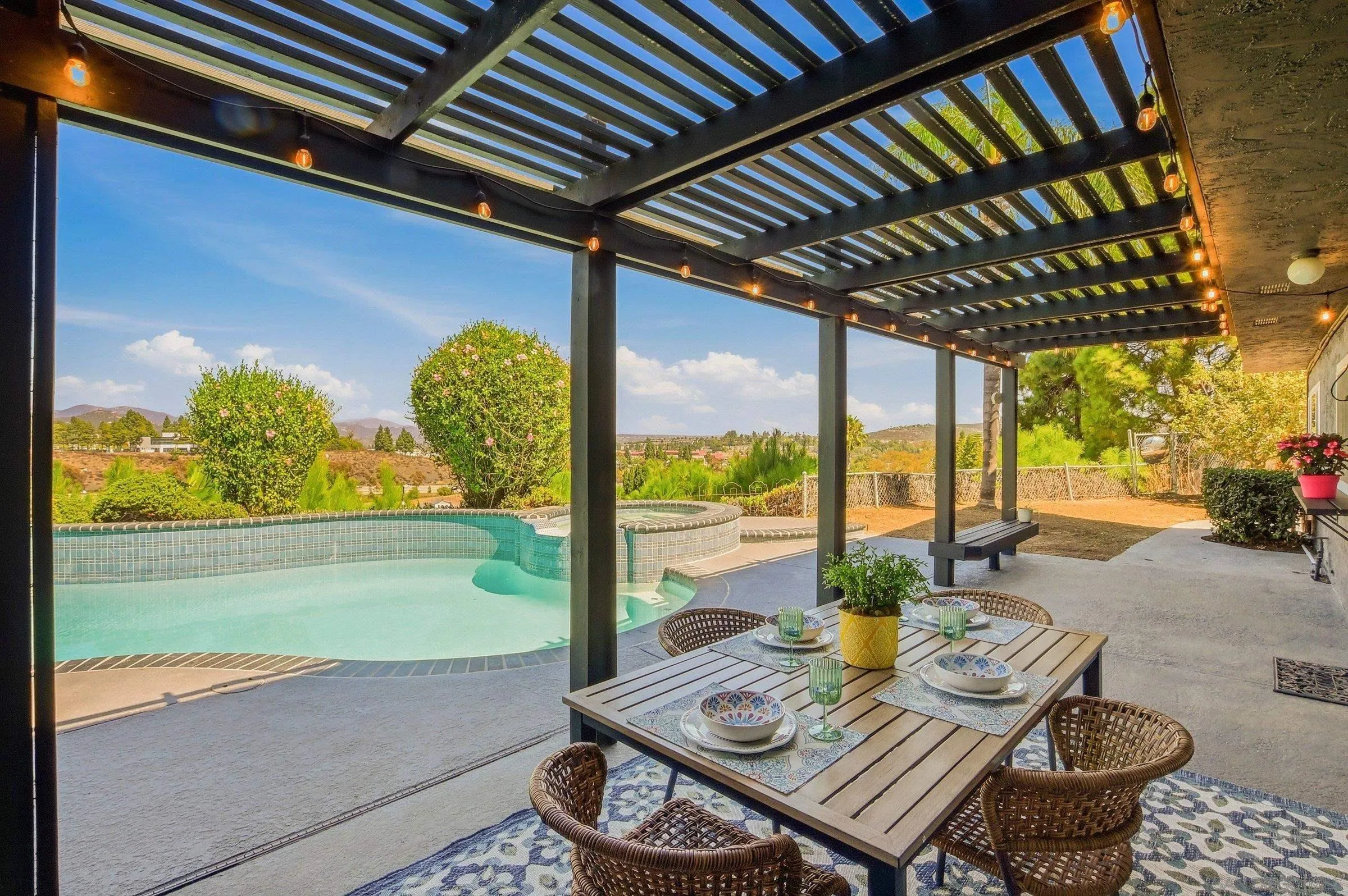 https://cdn.realtyfeed.com/cdn/127/260023220/a7c273d2315736ab3d16879c7626d936.webp