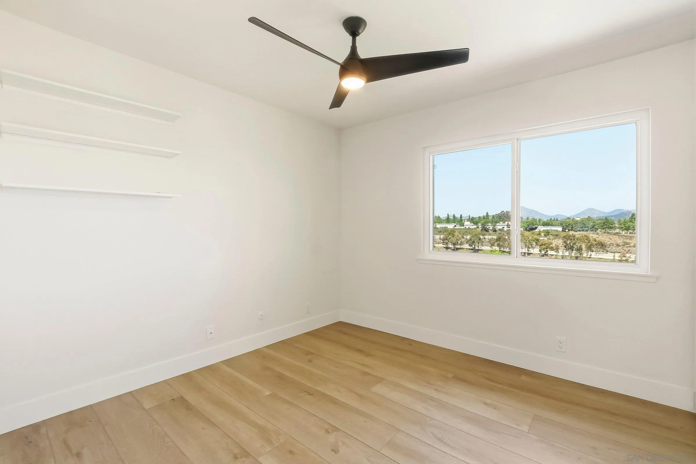 https://cdn.realtyfeed.com/cdn/127/260023220/b1128ab03444311ff40cf47fed0d3dc7.webp