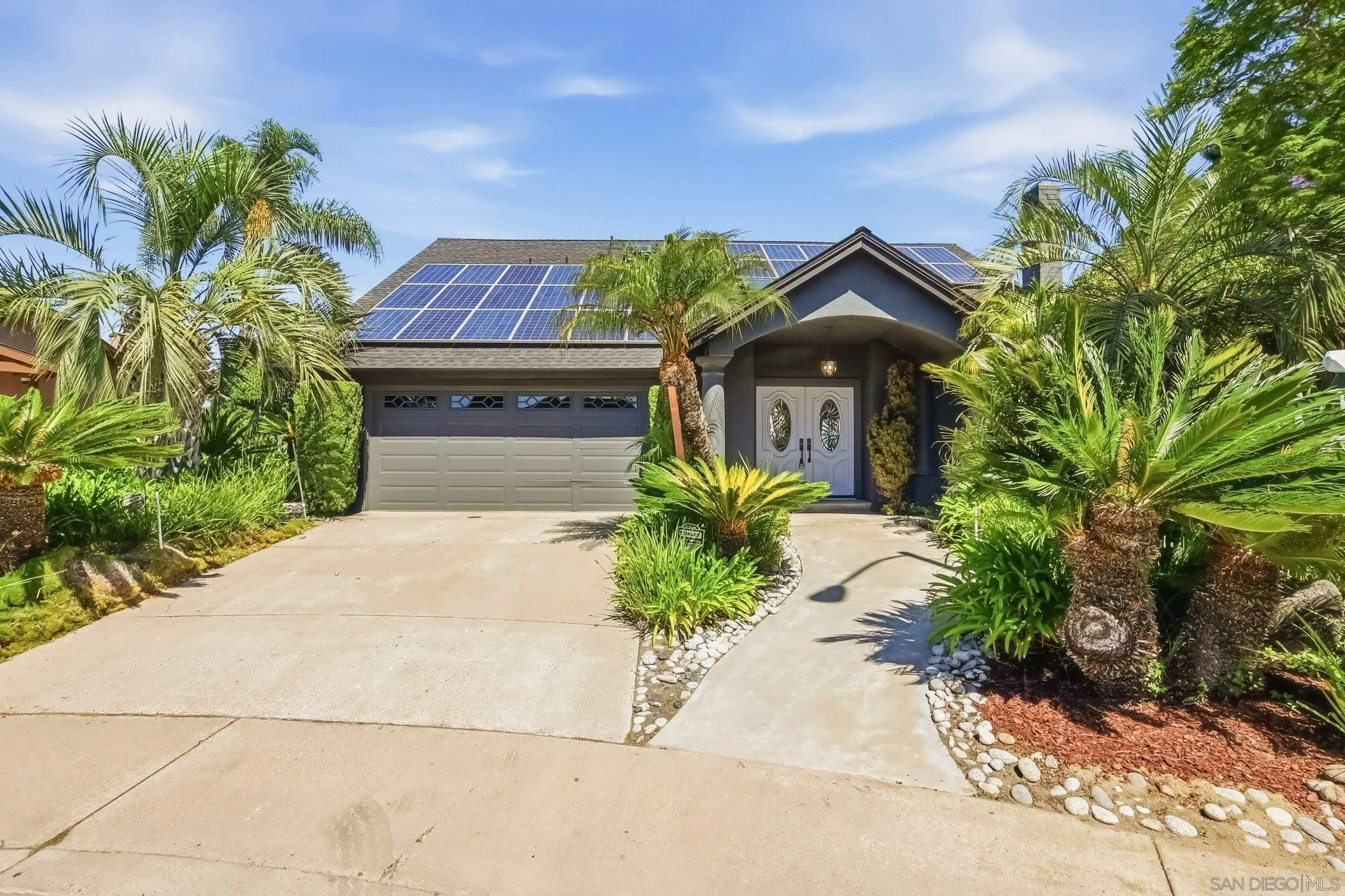 https://cdn.realtyfeed.com/cdn/127/260023220/d484feee2ef60e684f11570c62ff9d79.webp