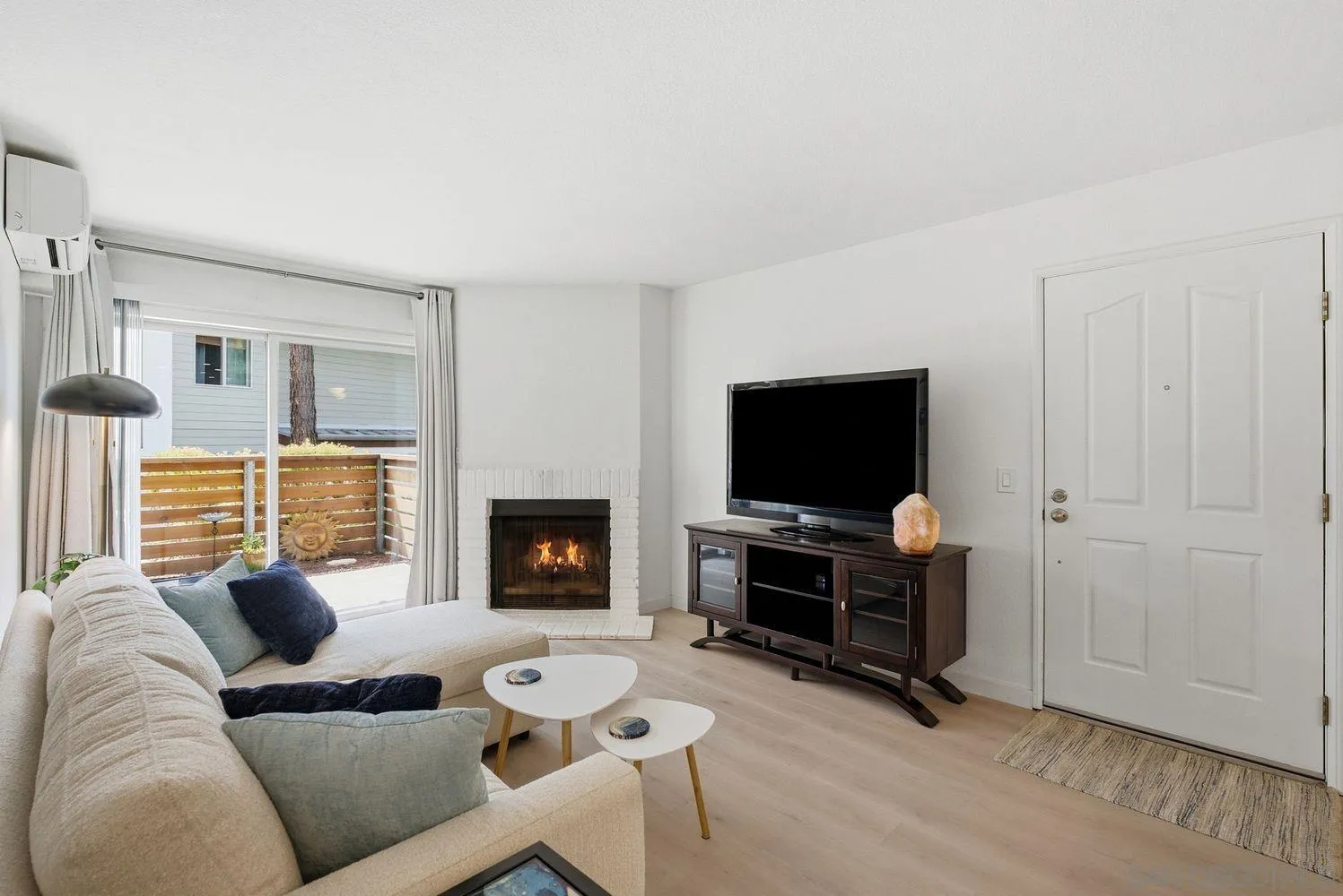 https://cdn.realtyfeed.com/cdn/127/260023225/0efafd4bfe6b6378c3e5125eab837725.webp