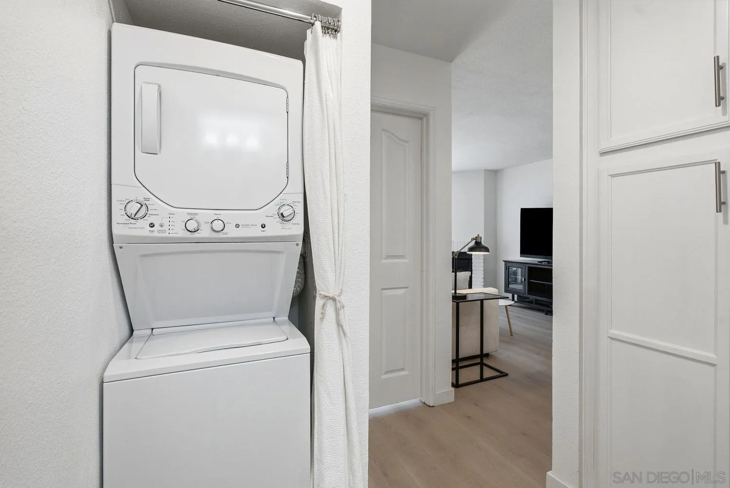 https://cdn.realtyfeed.com/cdn/127/260023225/453174e9aaf352b1d4b3c33c76a75857.webp