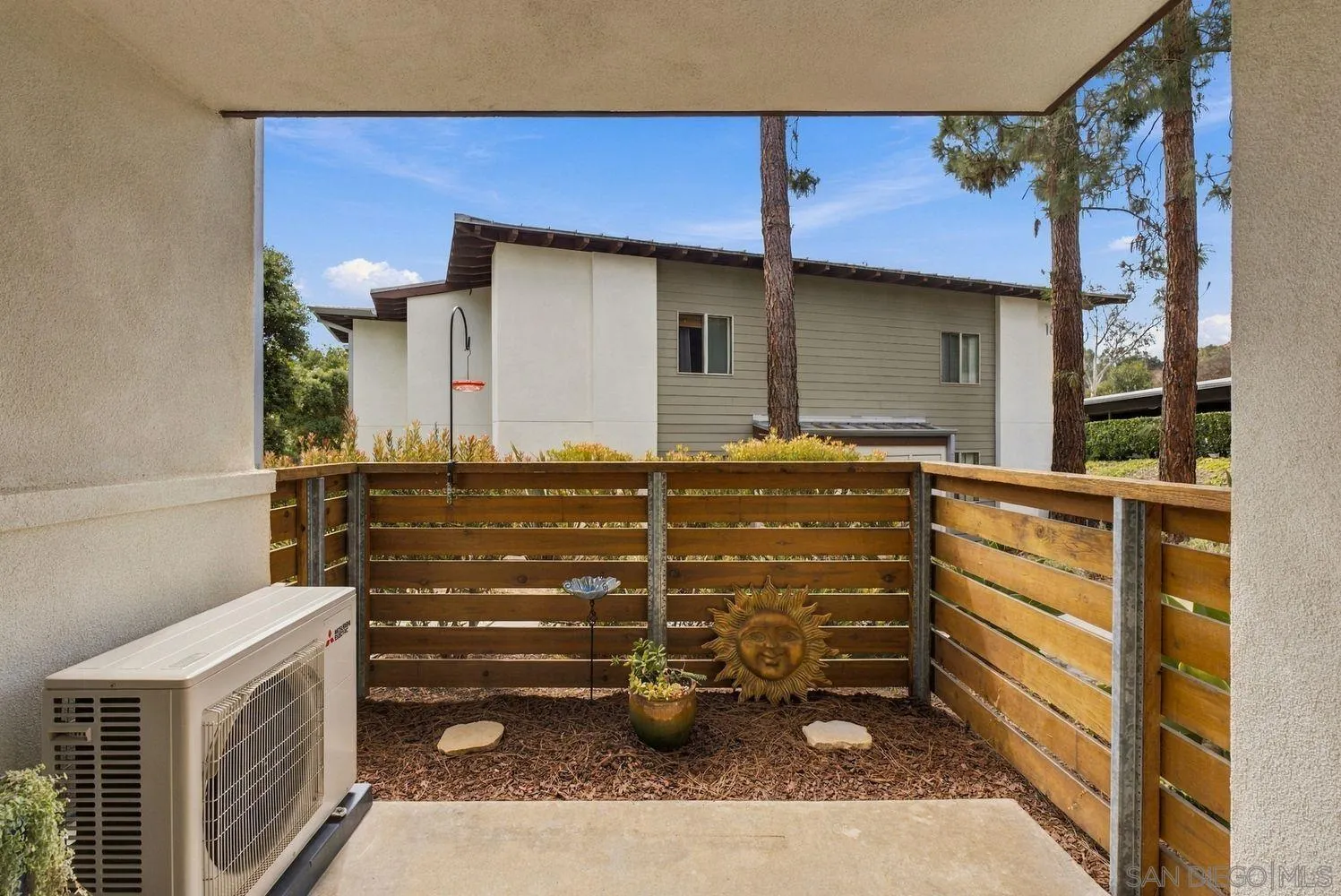 https://cdn.realtyfeed.com/cdn/127/260023225/f2cb3821a320512638fe584454c57234.webp