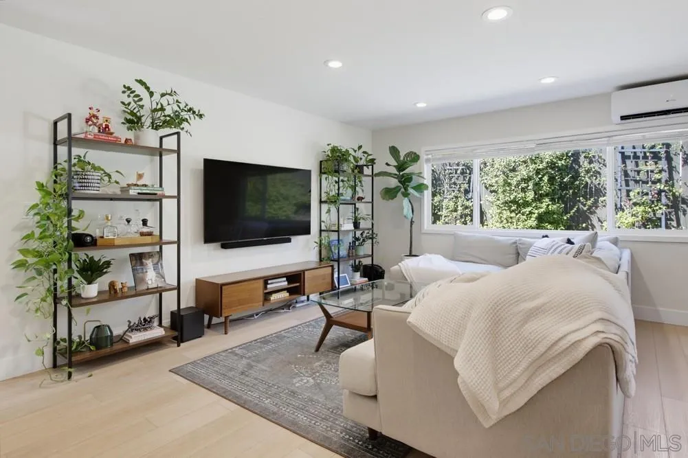 https://cdn.realtyfeed.com/cdn/127/260023229/2b9d6b0f33583ad783e1e89a9a8f7079.webp